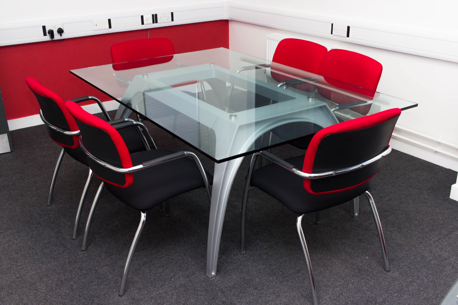 Meeting/Conference table designed by the Italian Ferrari designer Pininfarina and made by Uffix. - Image 11 of 12