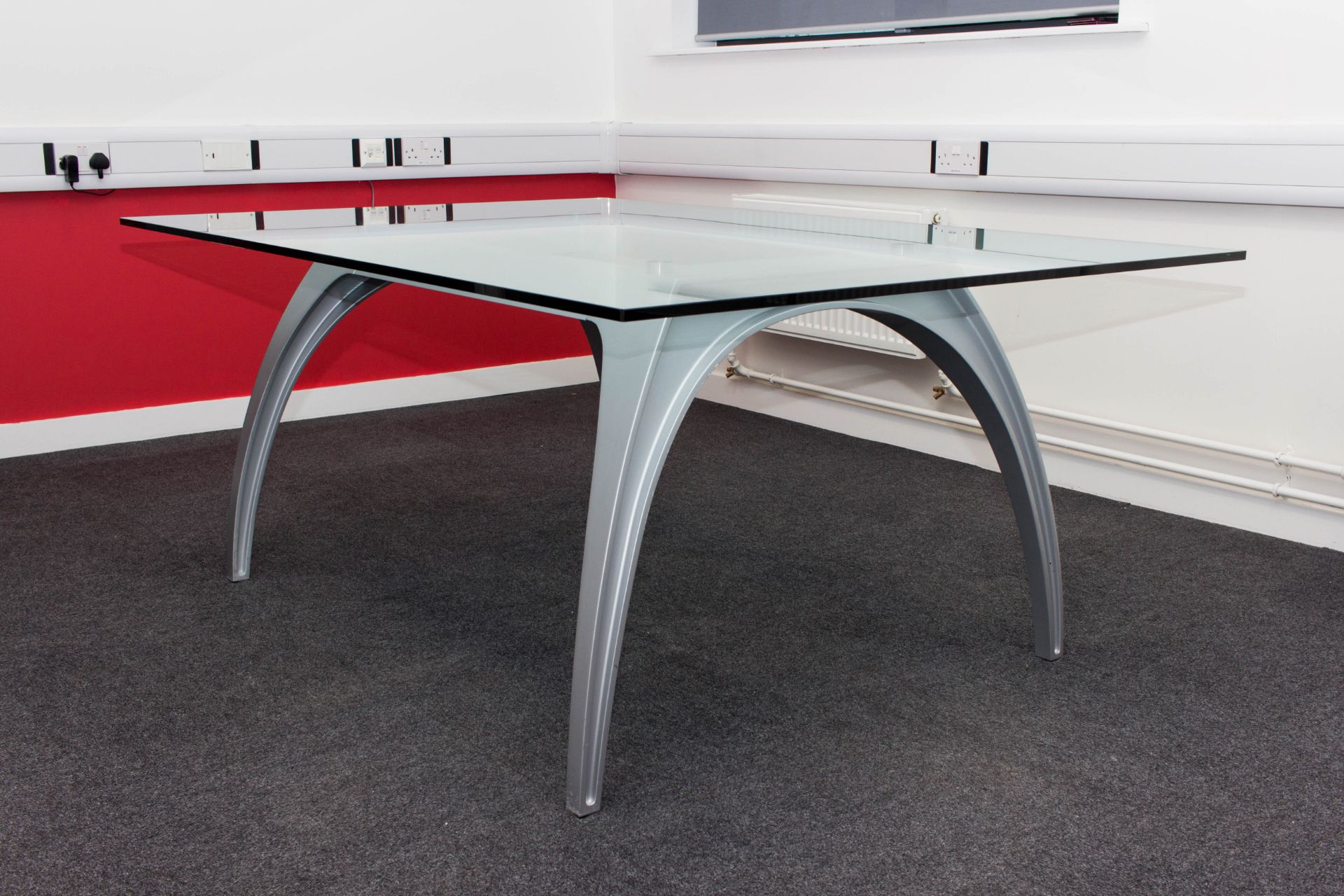 Meeting/Conference table designed by the Italian Ferrari designer Pininfarina and made by Uffix. - Image 2 of 12