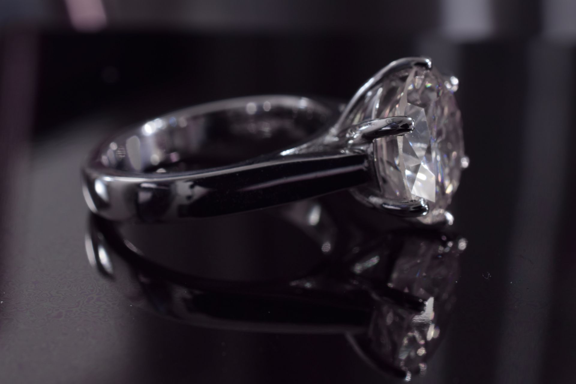 4.01 Carat Diamond Solitaire Ring - Image 6 of 7