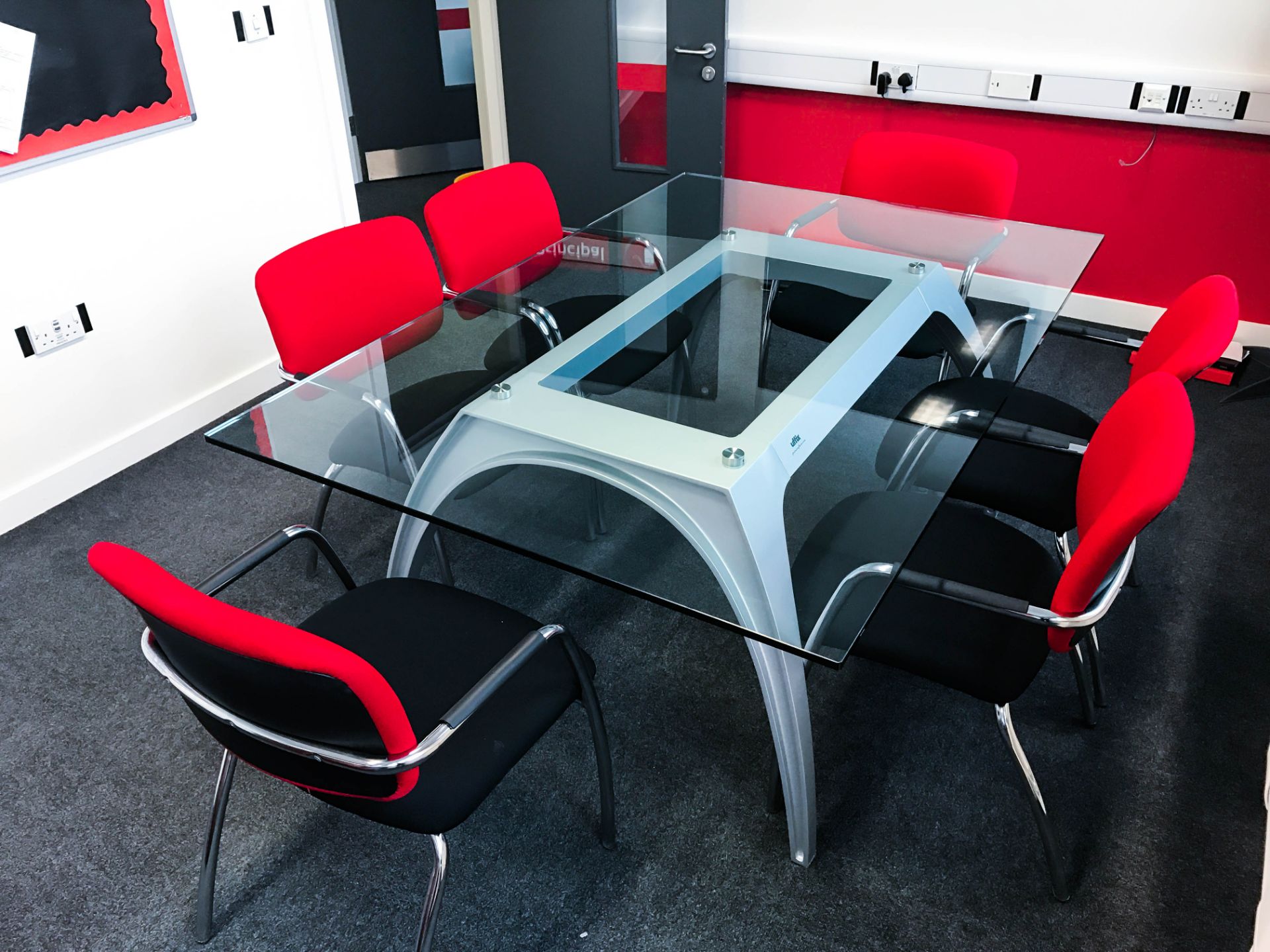 Meeting/Conference table designed by the Italian Ferrari designer Pininfarina and made by Uffix. - Image 6 of 12