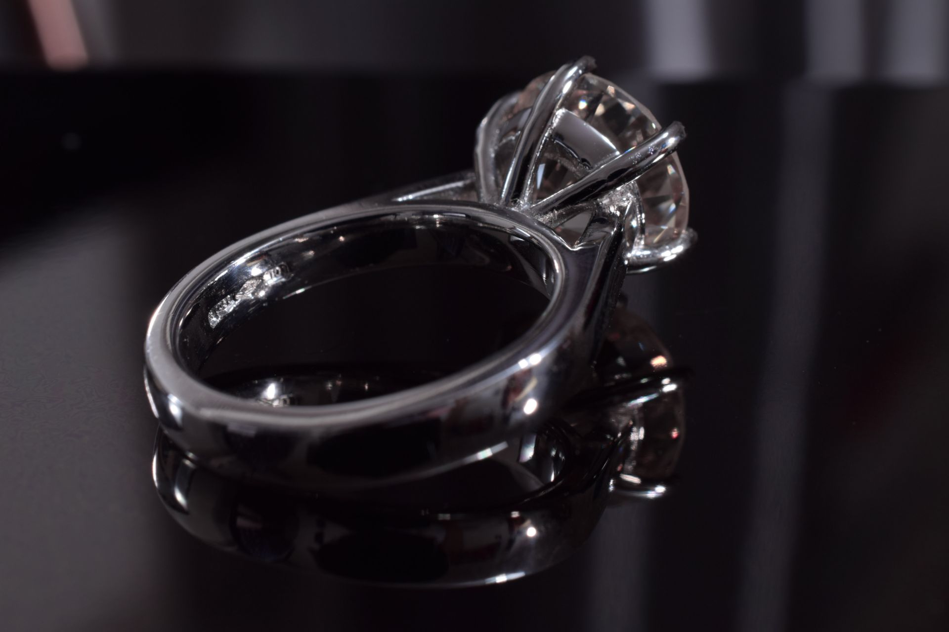 4.01 Carat Diamond Solitaire Ring - Image 5 of 7