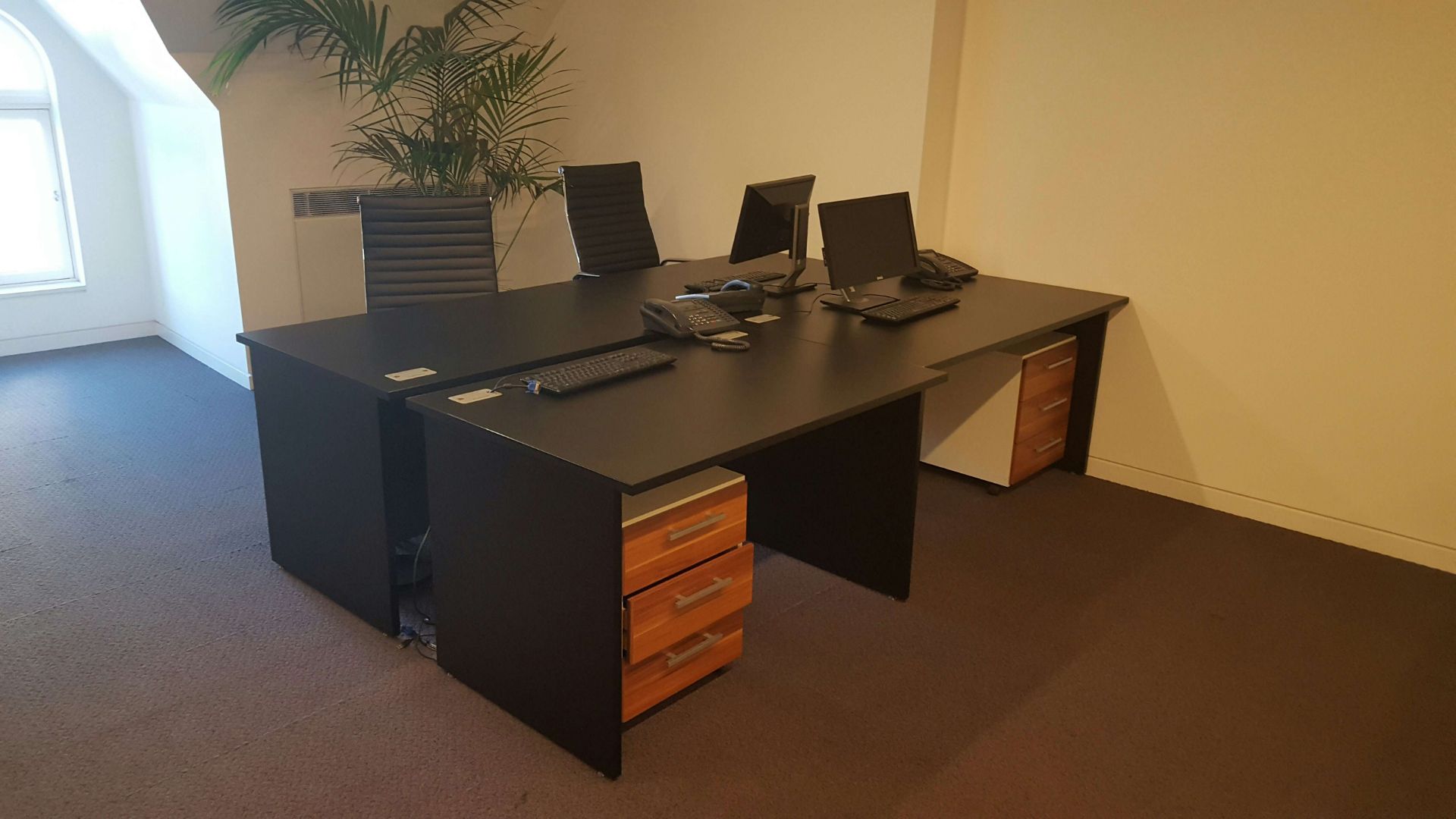 Lee and Plumpton Black Top Office Desk with Silver Framework