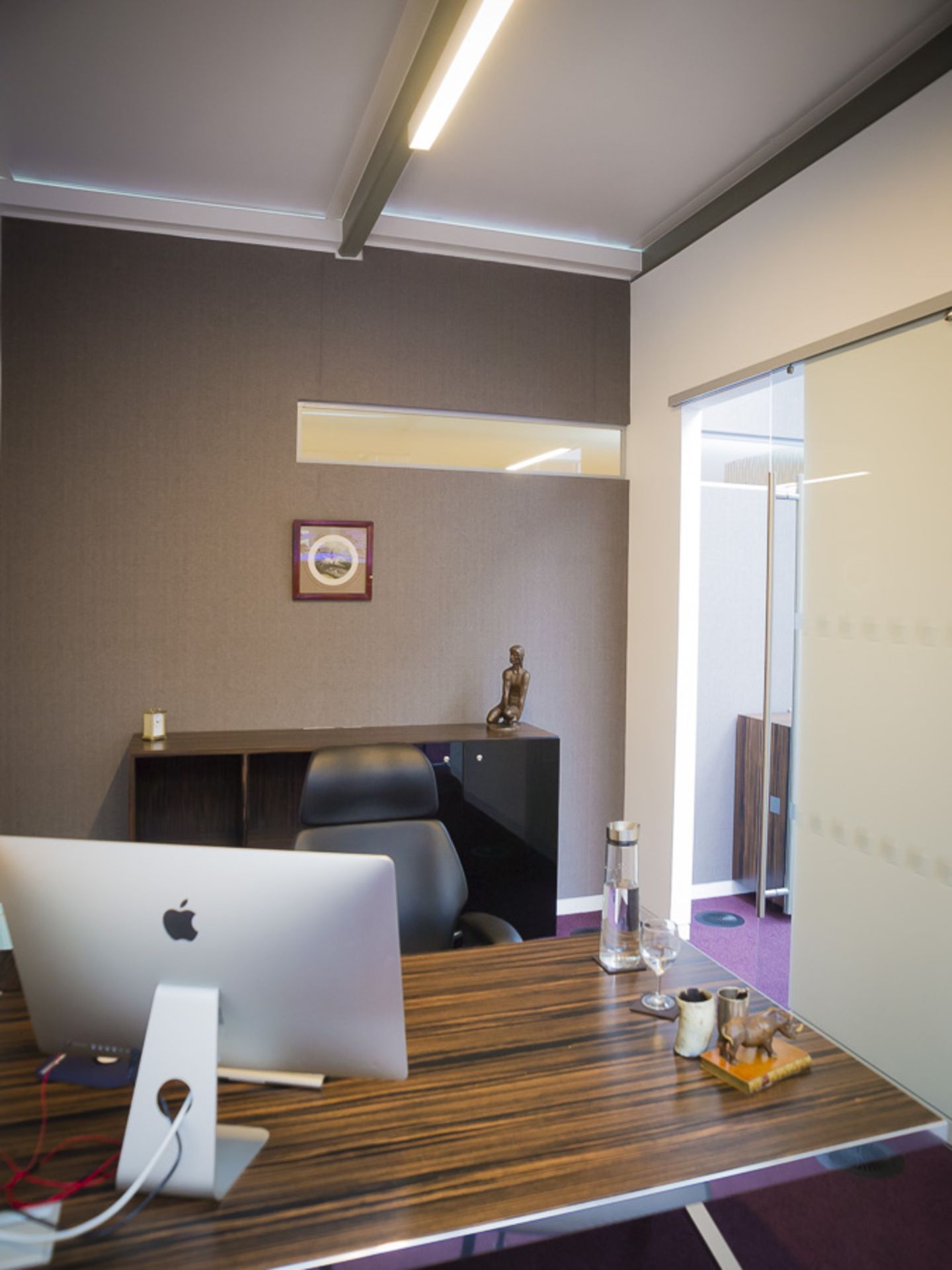 Designer Executive Desk Complete with Main User Skeleton Chair - Image 4 of 9