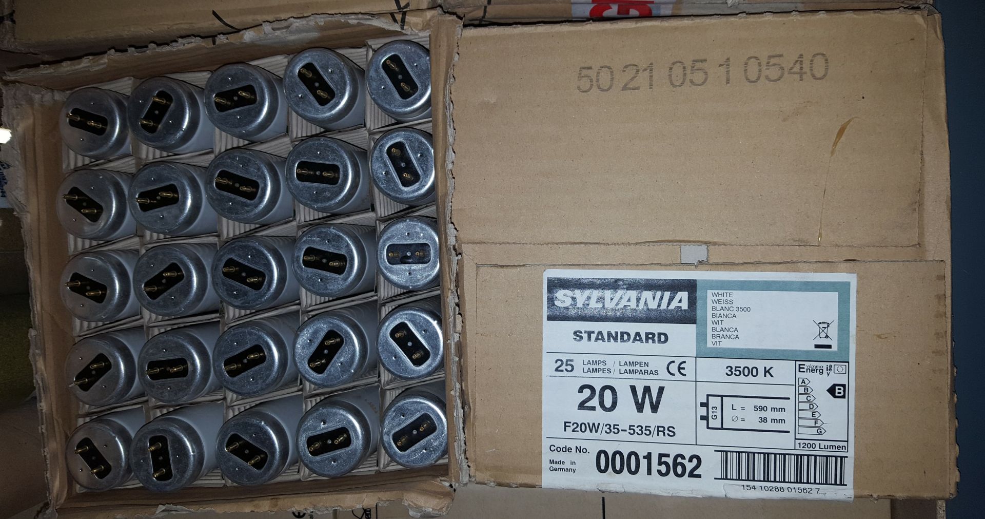 50 Sylvania White Strip Lamps (light bulbs) 20 watt, F20W/35-535/RS