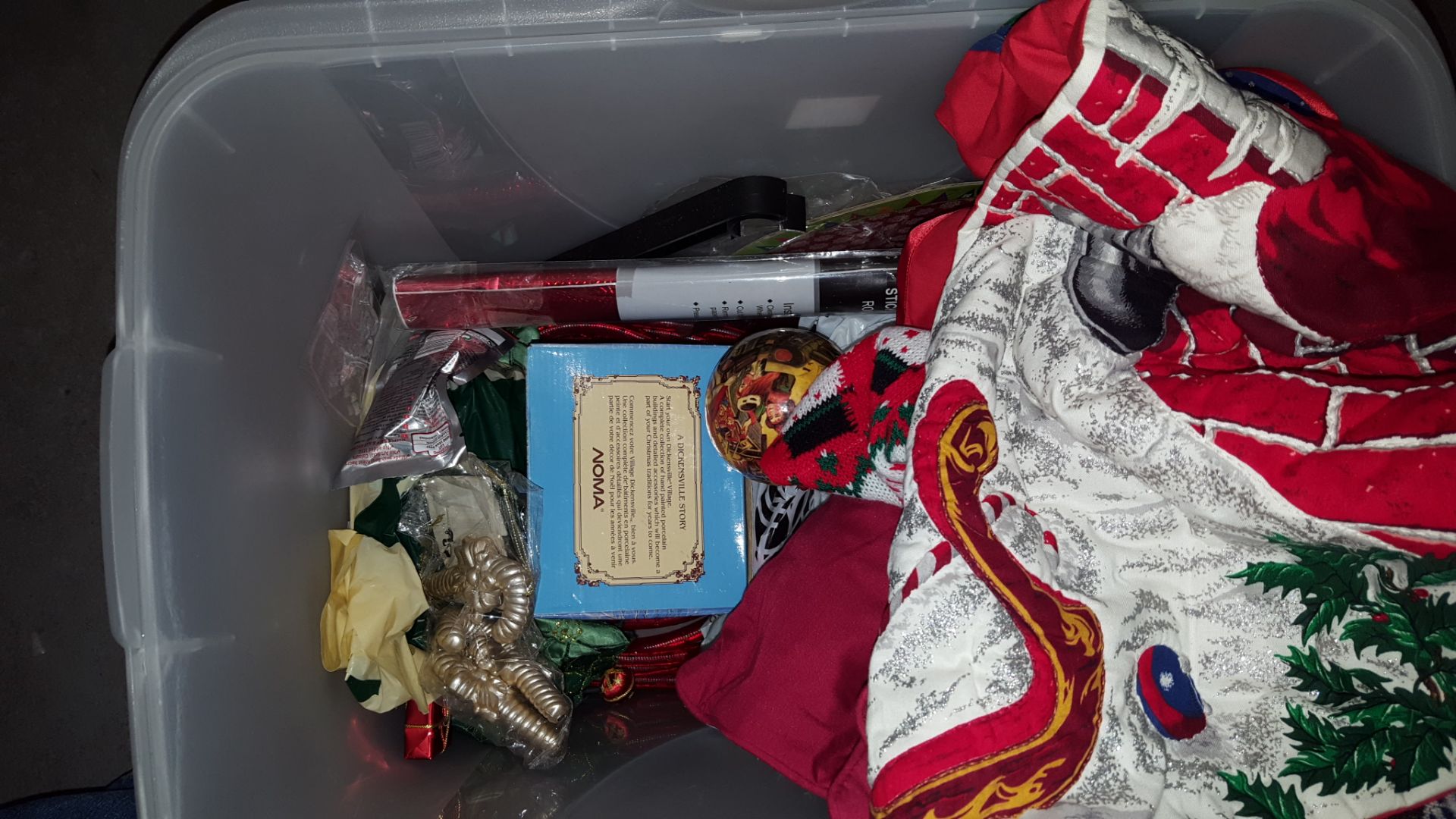 Box of Assorted Christmas Items - Image 2 of 2