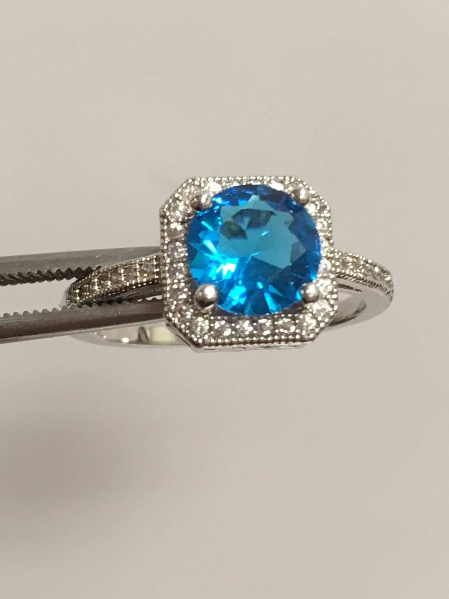 Brand New Sapphire Swarovski Element Blue Diamond Cocktail Ring - Image 3 of 3