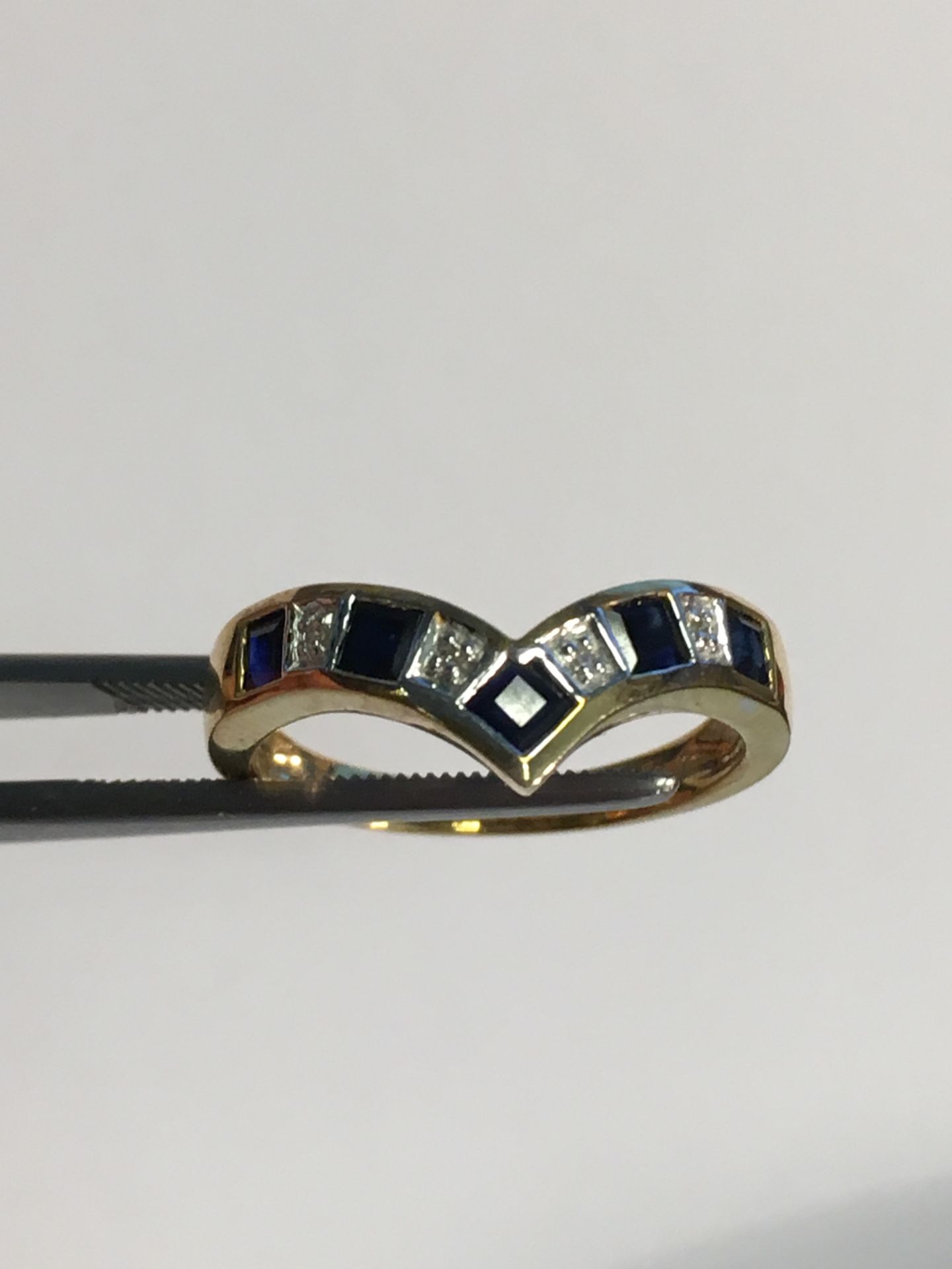 Ladies Gold Ring Set with Five sapphires and diamonds in a wishbone style - Image 3 of 3