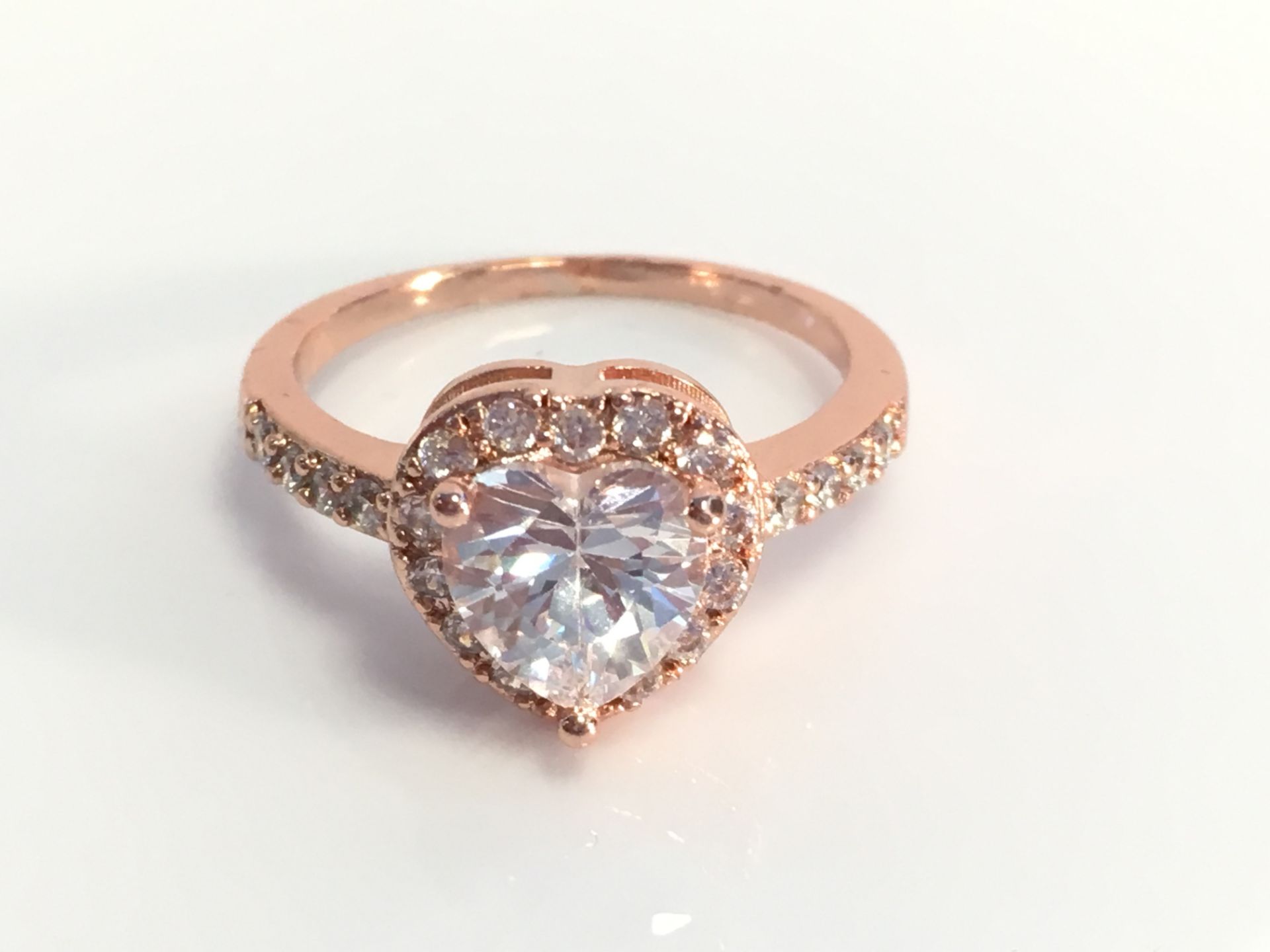 Brand New Heart Ring 18K Rose Gold Plated Micro Inlay Zircon