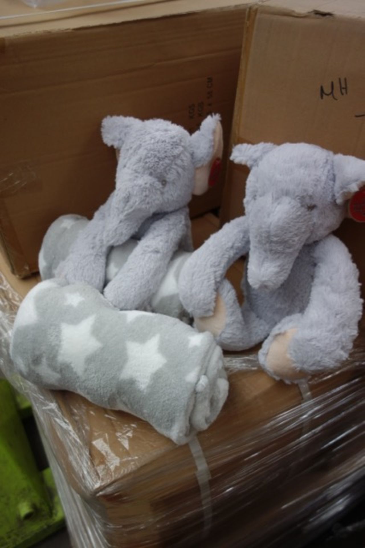 12 x Brand New Global Gizmos Elephant Teddy Bear with Detatchable Blankets. RRP £19.99 each, - Image 2 of 2