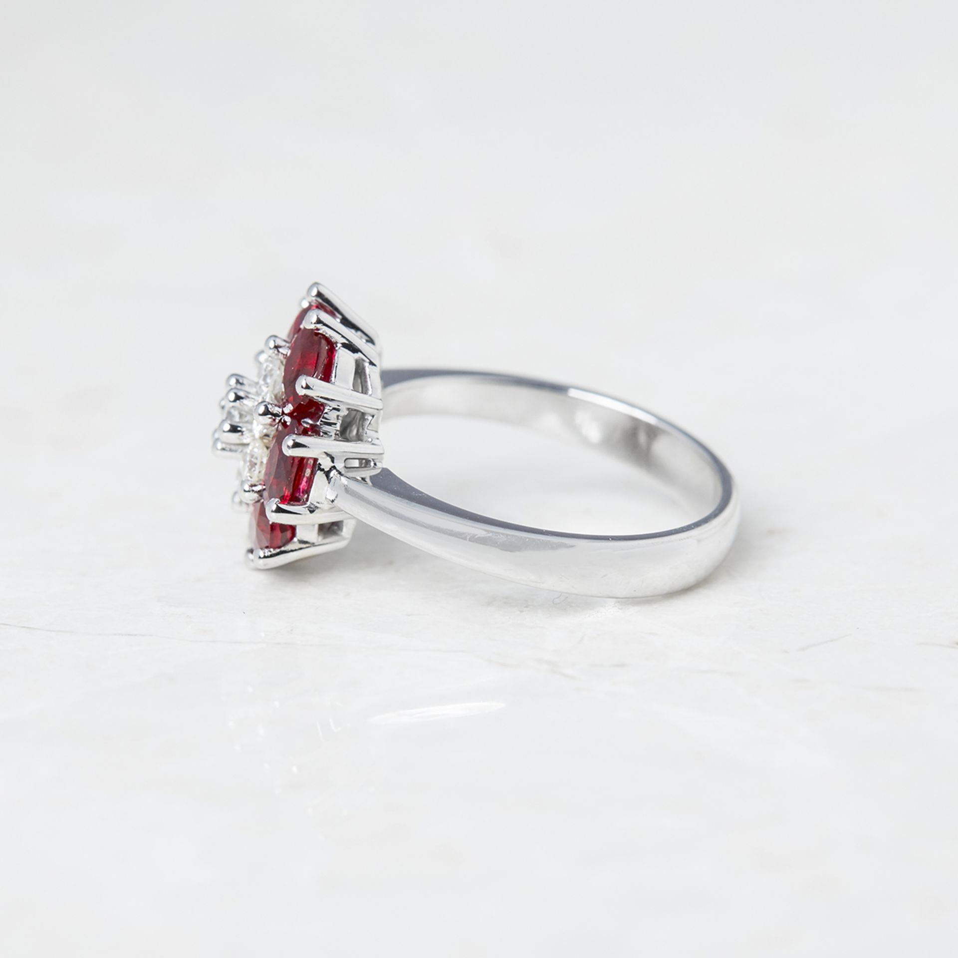 Candame 18k White Gold 0.60ct Ruby & 0.25ct Diamond Floral Design Ring - Bild 4 aus 6