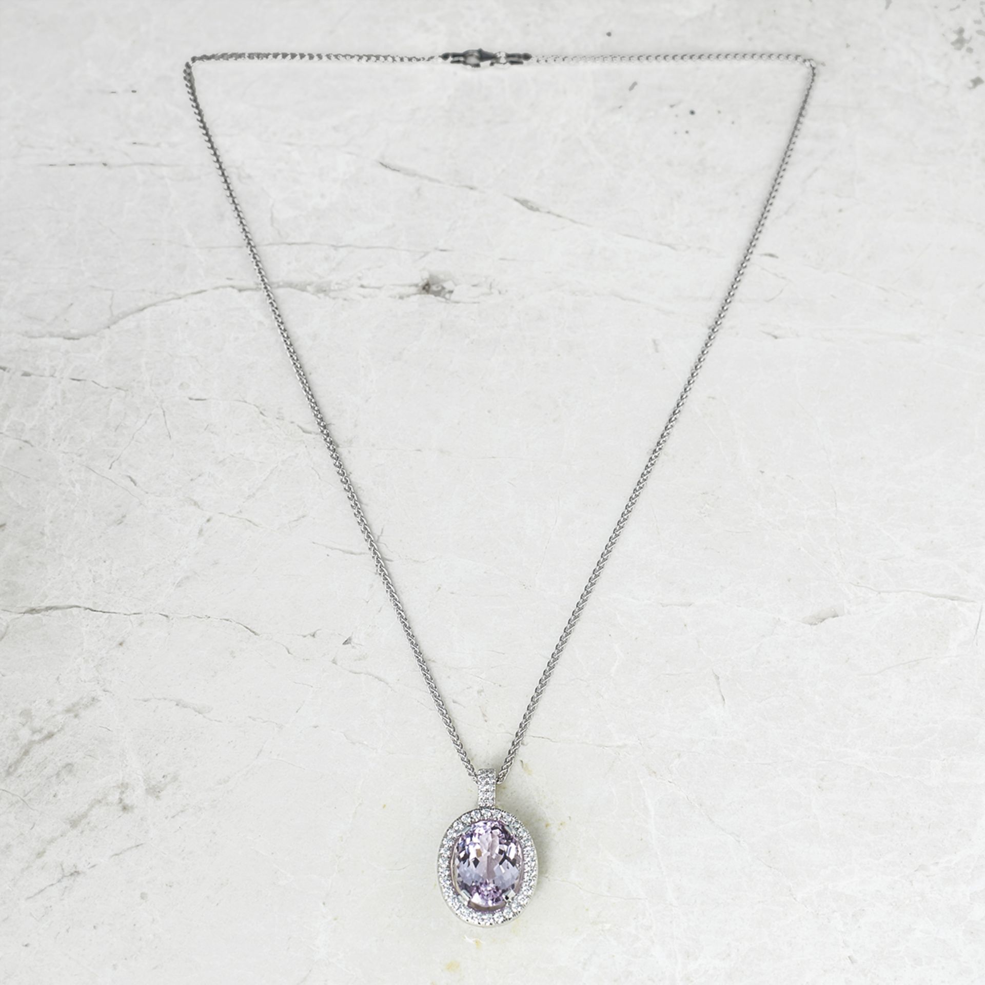 18k White Gold 11.00ct Kunzite & 1.50ct Diamond Necklace - Bild 6 aus 7