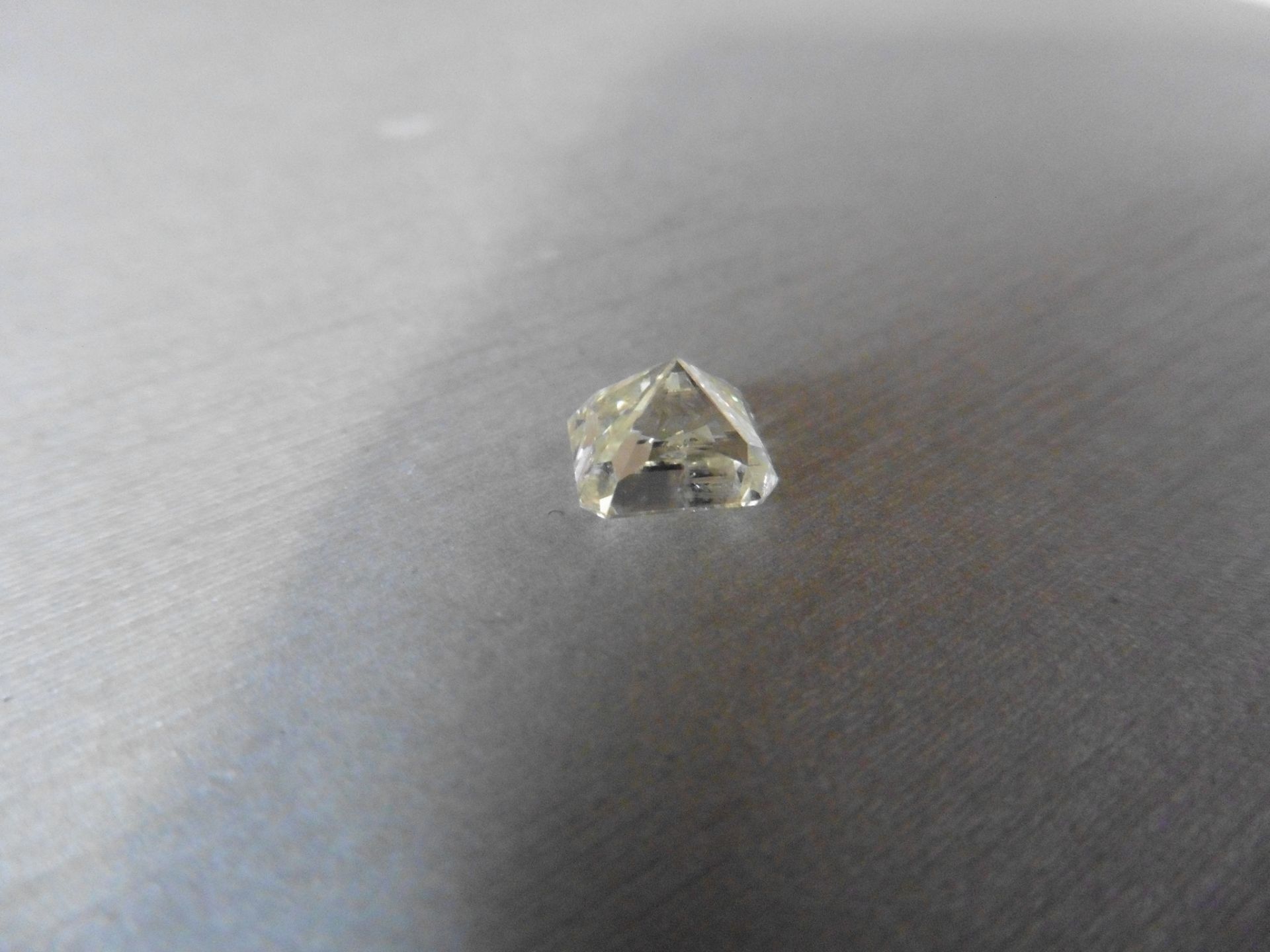 2.65ct single radiant cut diamond. Measures 7.82 x 6.94 x 5.95mm. K-L colour and Si clarity. No - Image 5 of 5