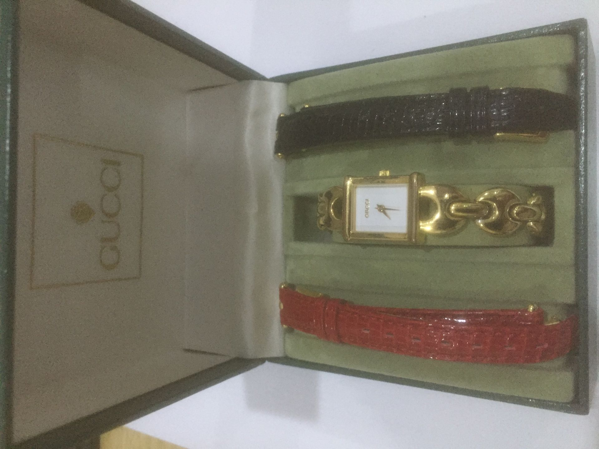 GUCCI 1800L LADIES WATCH BOXED WITH ACCESSORIES AND PAPERWORK - No Reserve - Image 3 of 5