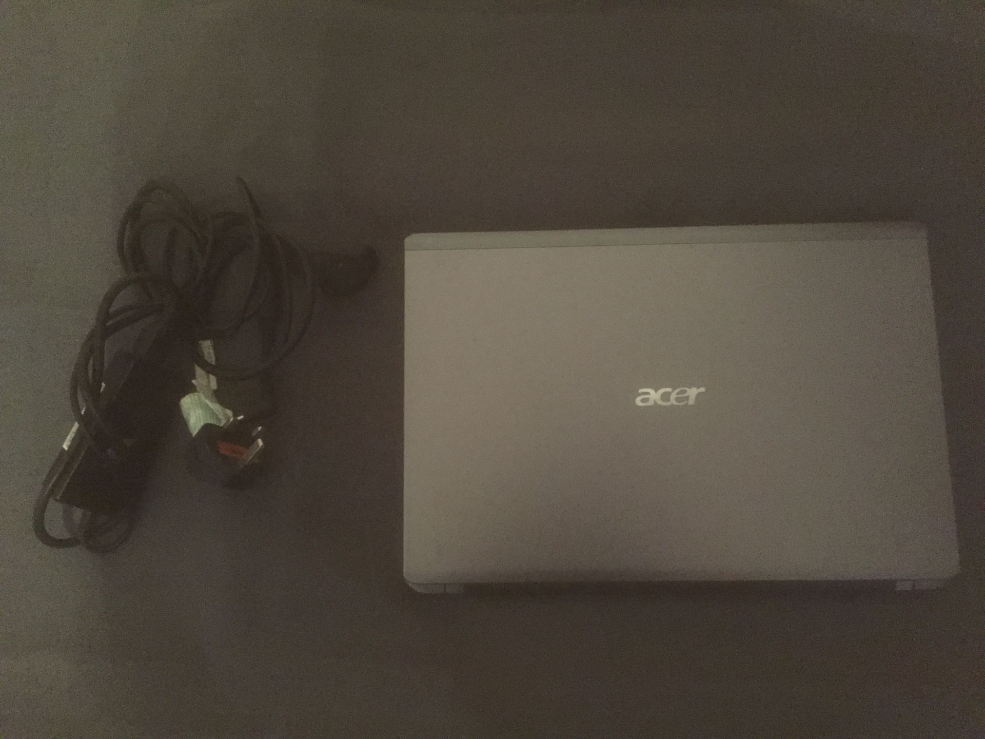 No Reserve ACER ASPIRE 5810T LAPTOP + CHARGER - UNTESTED - HARD DRIVE HAS BEEN REMOVED - Image 2 of 2