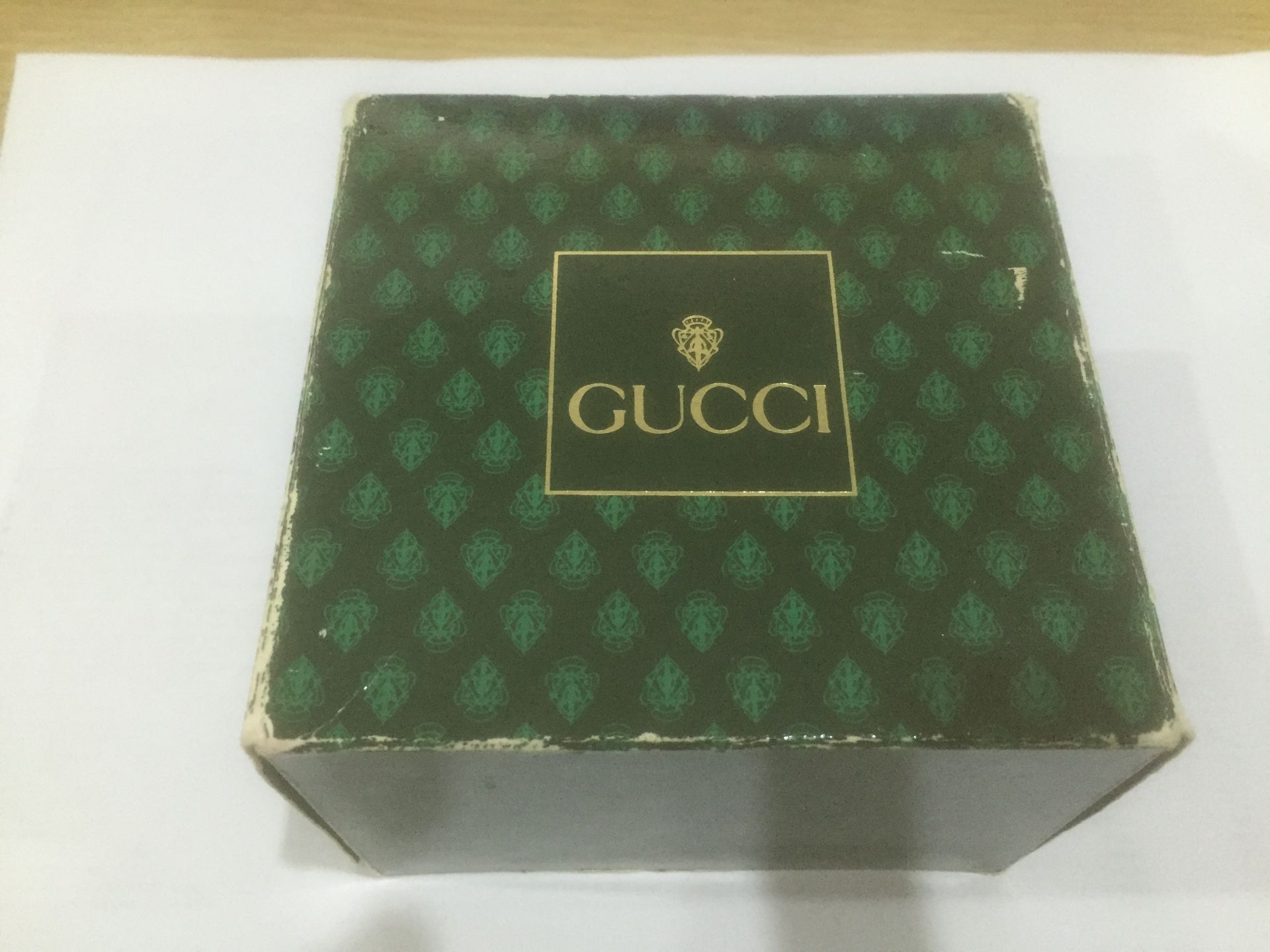 GUCCI 1800L LADIES WATCH BOXED WITH ACCESSORIES AND PAPERWORK - No Reserve