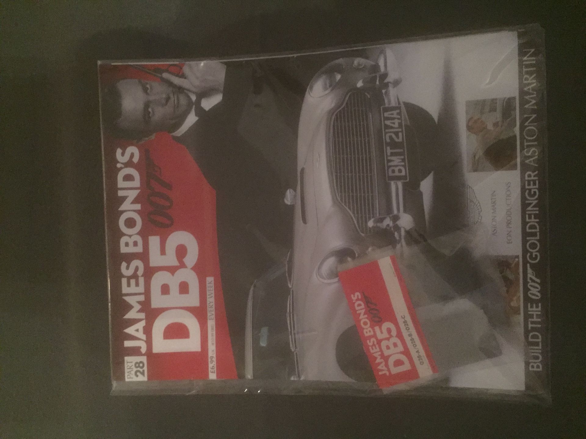 No Reserve JAMES BOND 007 DB5 BUILD MAGAZINE AND BUILD PART NUMBER 28