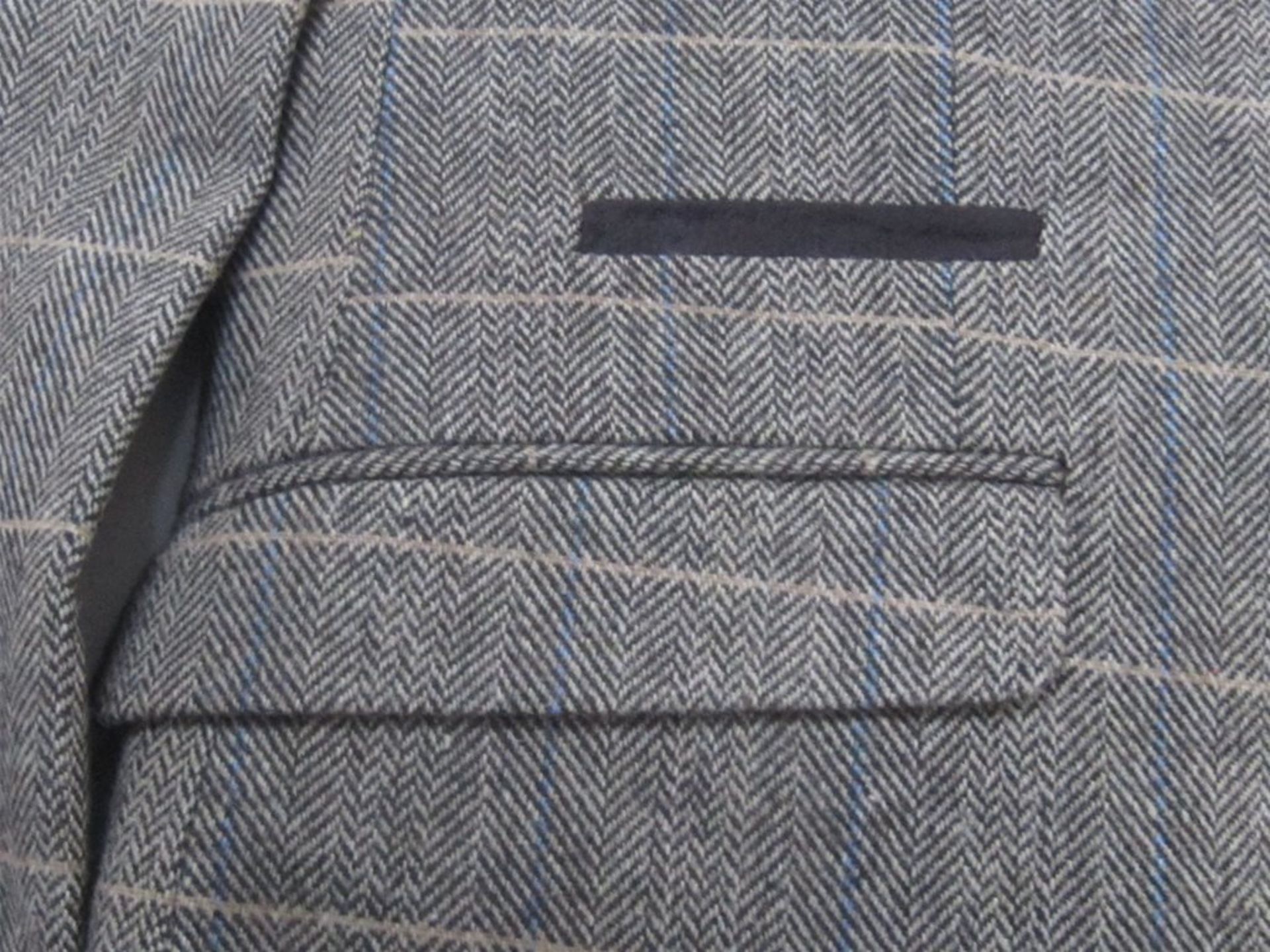 Mens 3 Piece Suit, Harris Tweed Style. 42" R. Free Shipping when you Win 2 Lots or more. - Image 2 of 5