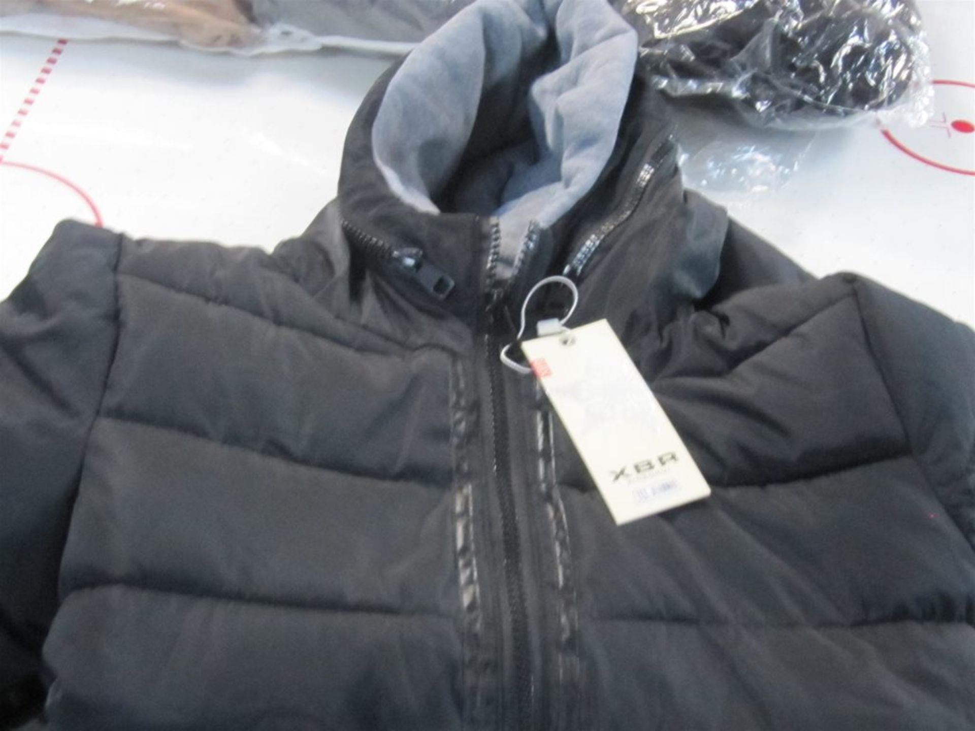12 Coats. Free Shipping when you Win 2 Lots or more. - Image 9 of 11