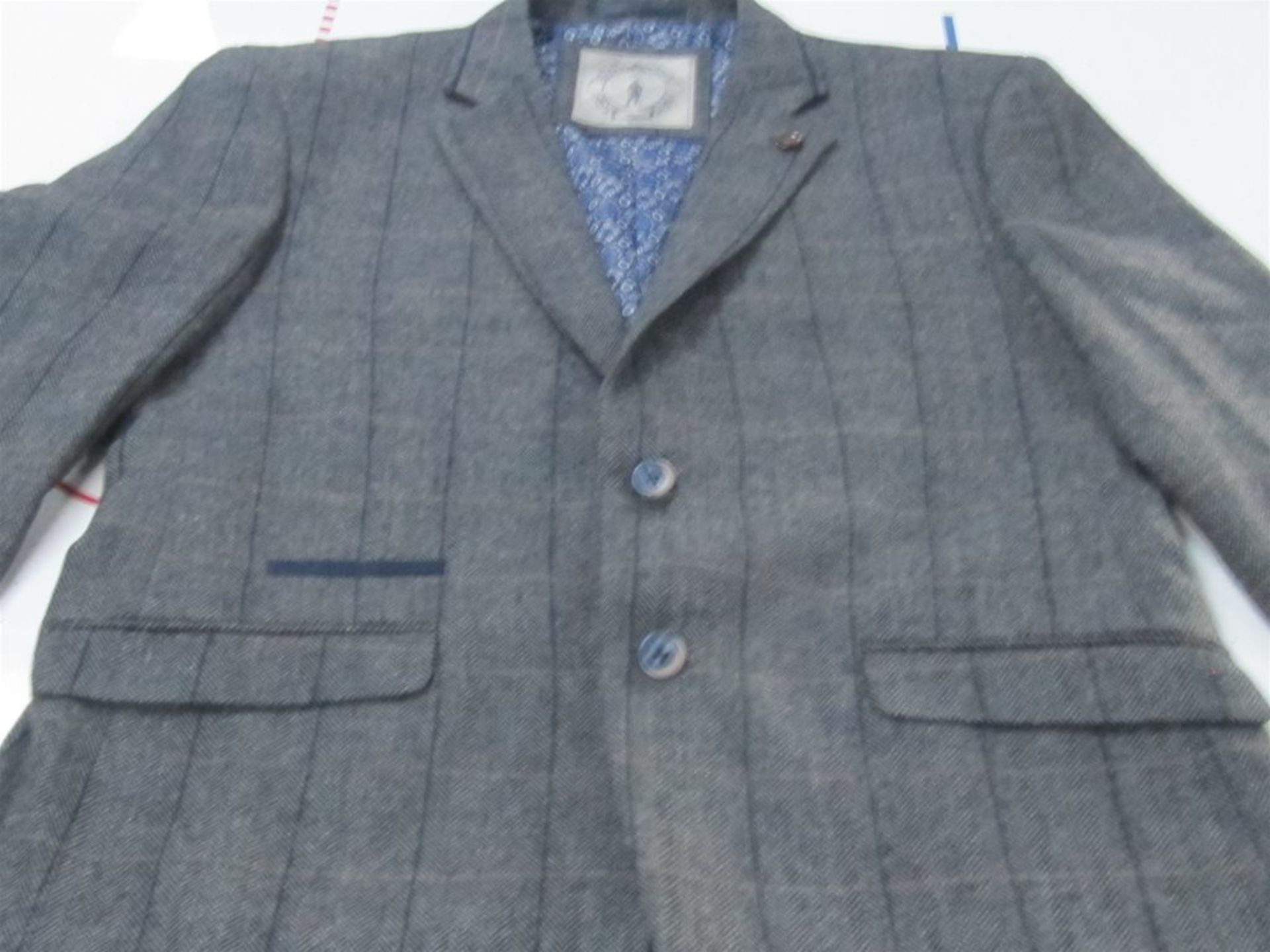 Mens 3 Piece Suit, Harris Tweed Style. 40" R. Free Shipping when you Win 2 Lots or more.