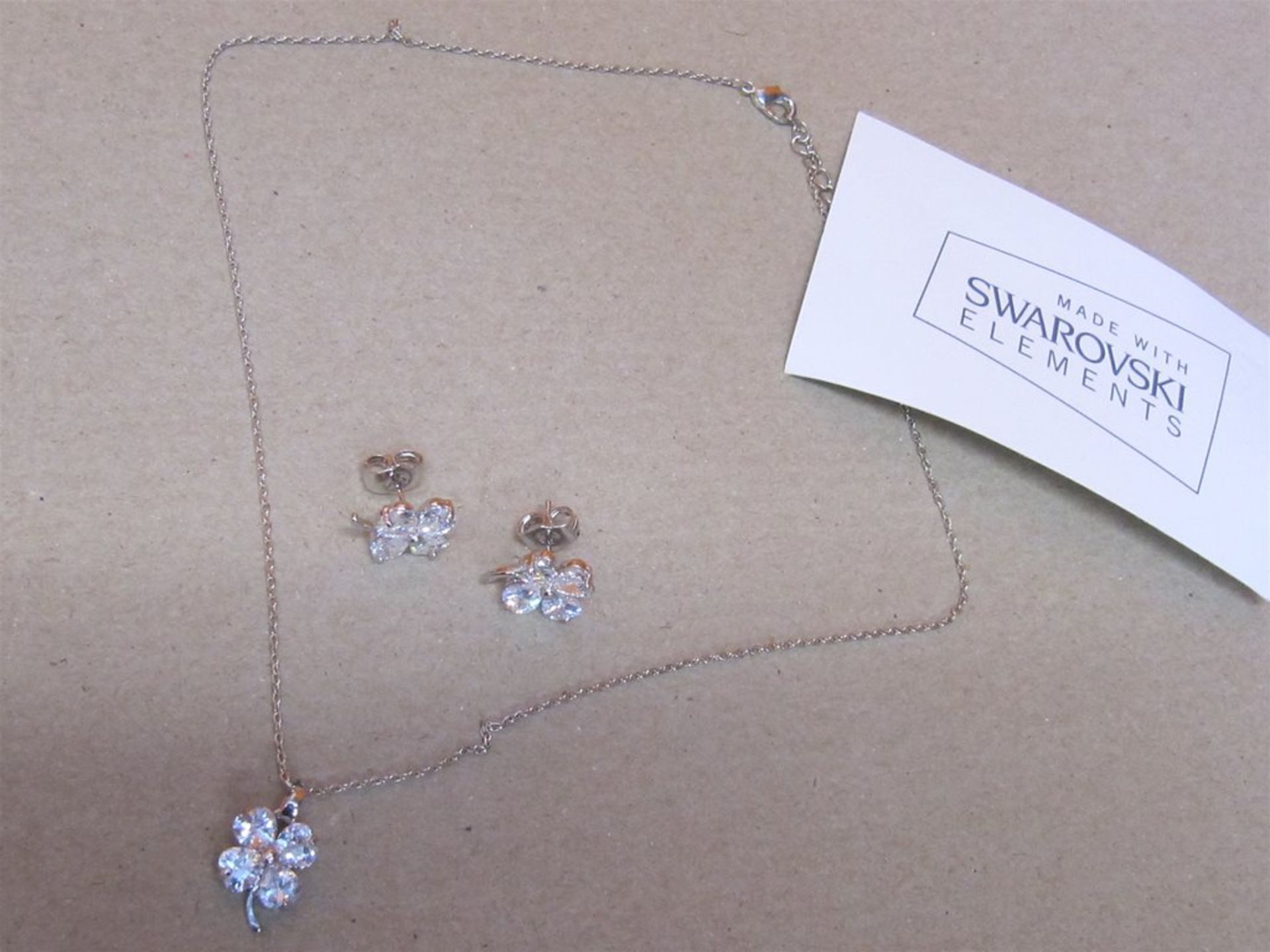 Necklace & Earring Set with Swarovski Elements. Free Shipping when you Win 2 Lots or more.