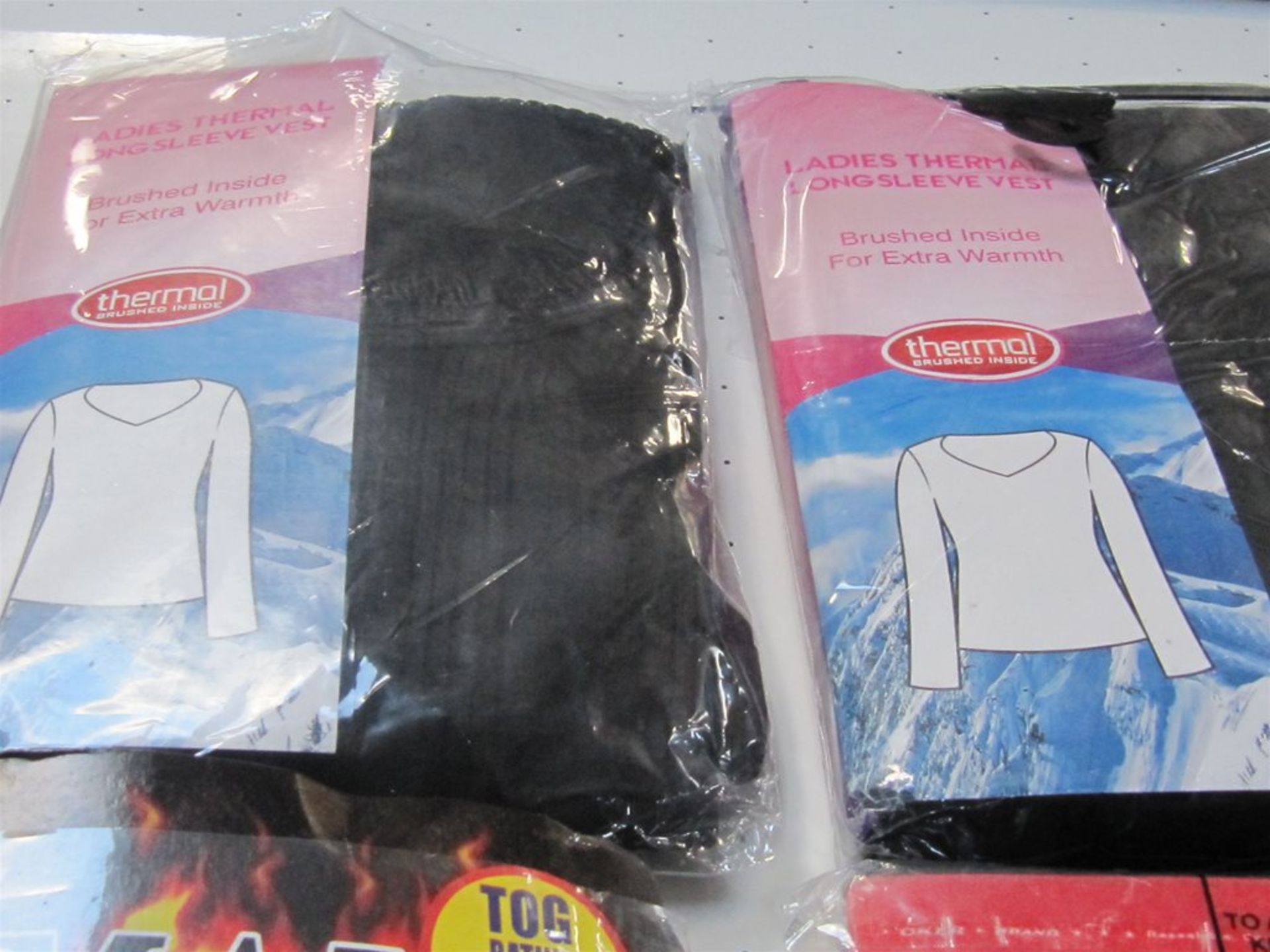 29 items of Thermal Clothing. New with Tags. Free Shipping when you Win 2 Lots or more. - Image 4 of 6