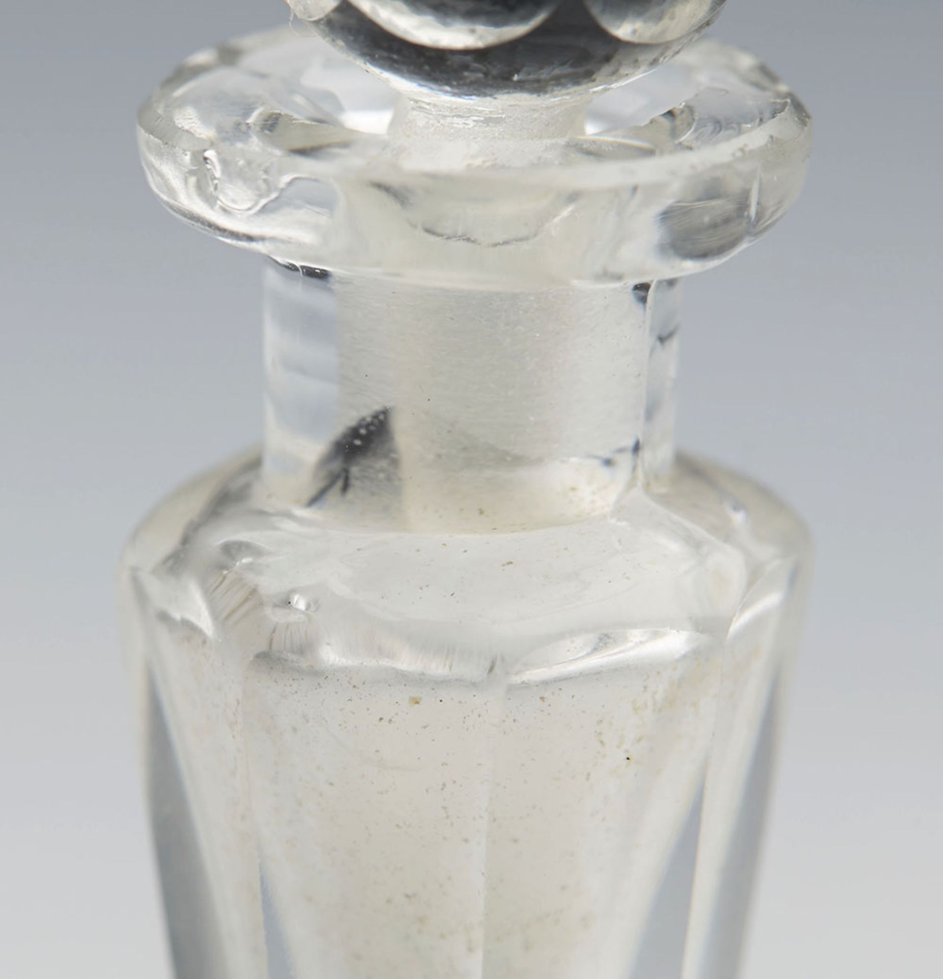 ANTIQUE MINIATURE CUT GLASS SCENT BOTTLE 19TH C. - Image 3 of 6