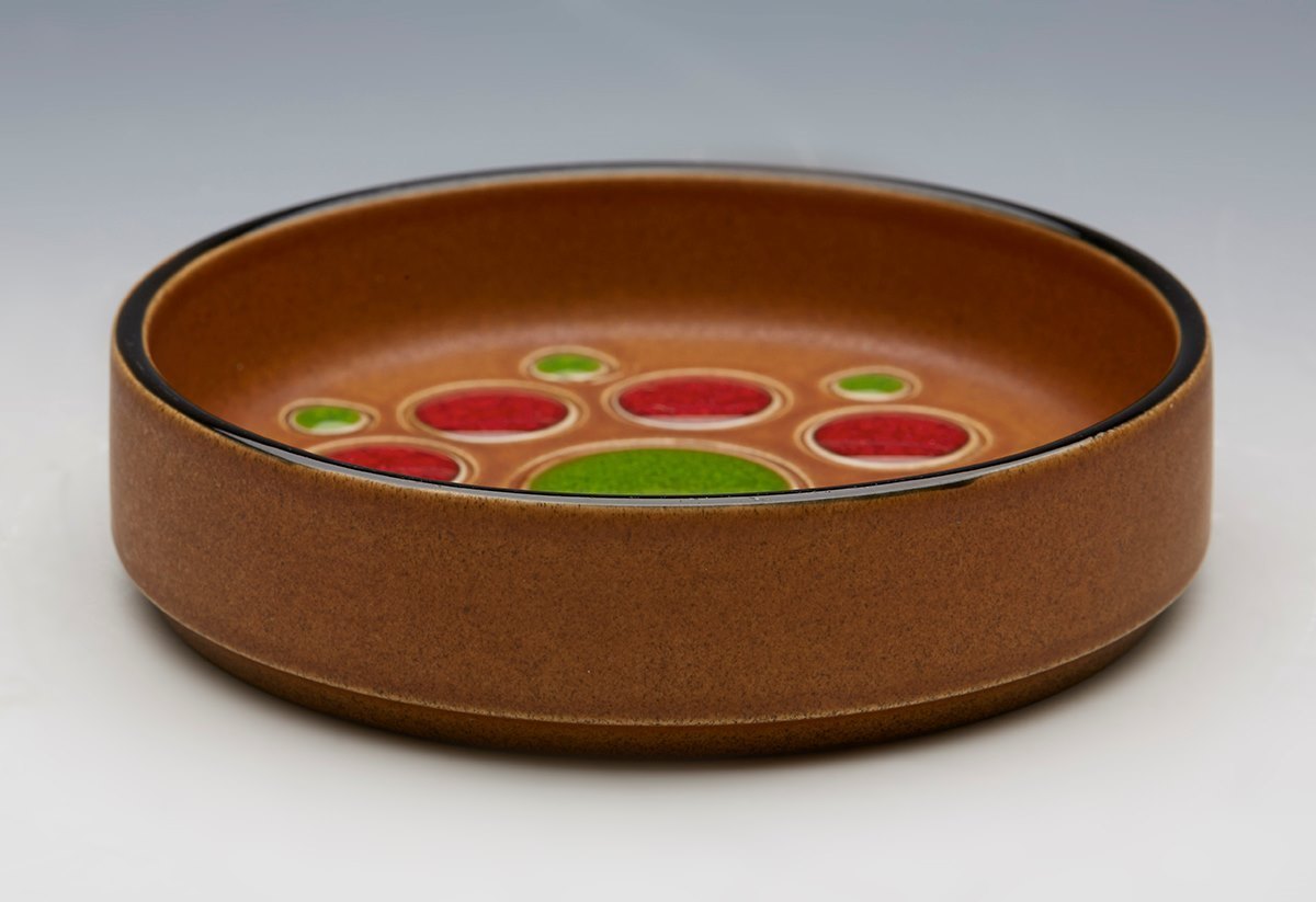 HORNSEA MODERNIST DISH WITH ENAMEL ROUNDEL DESIGNS c.1970