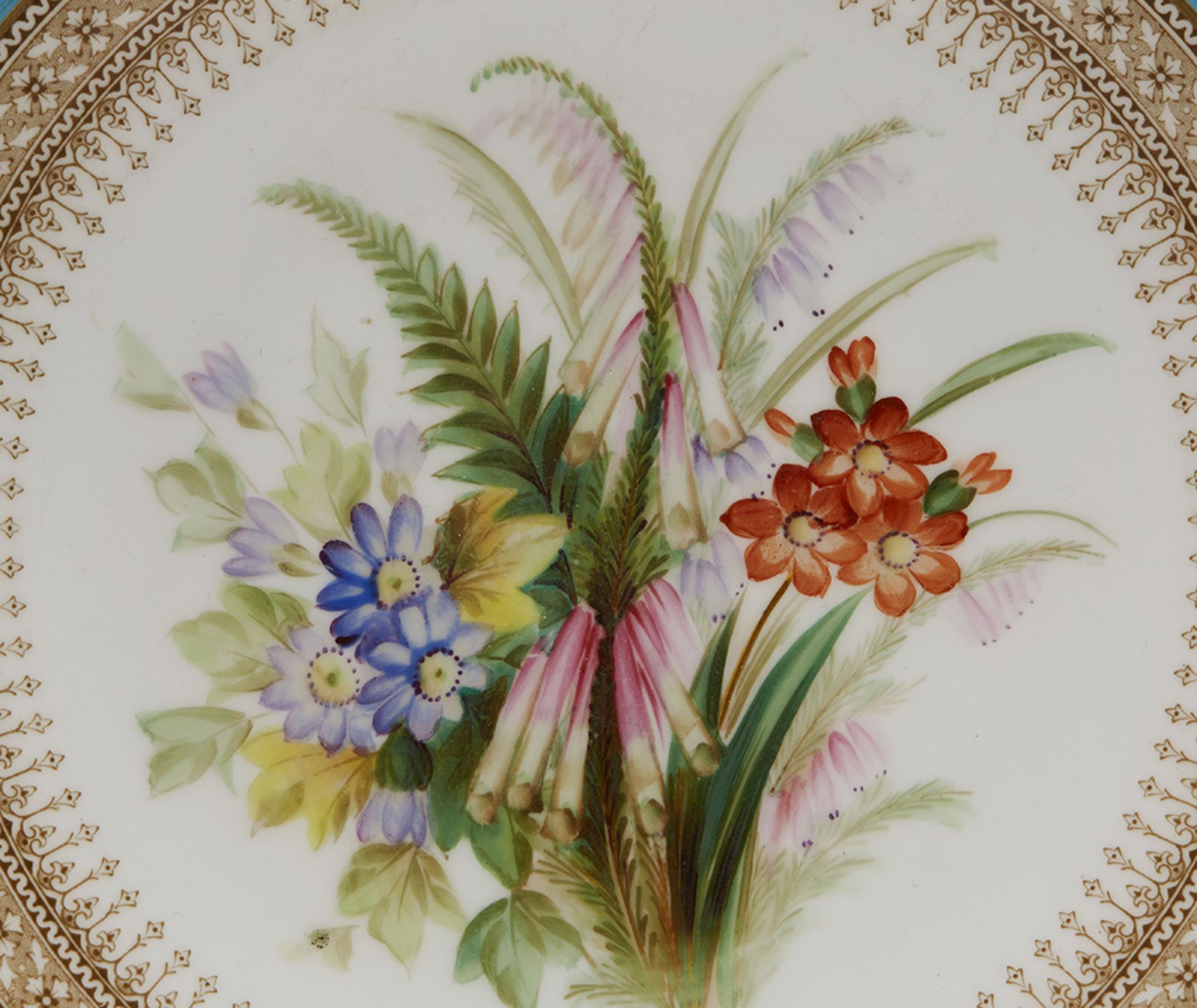 PAIR ANTIQUE ROYAL WORCESTER HAND PAINTED FLORAL CABINET PLATES c.1880 - Image 3 of 9