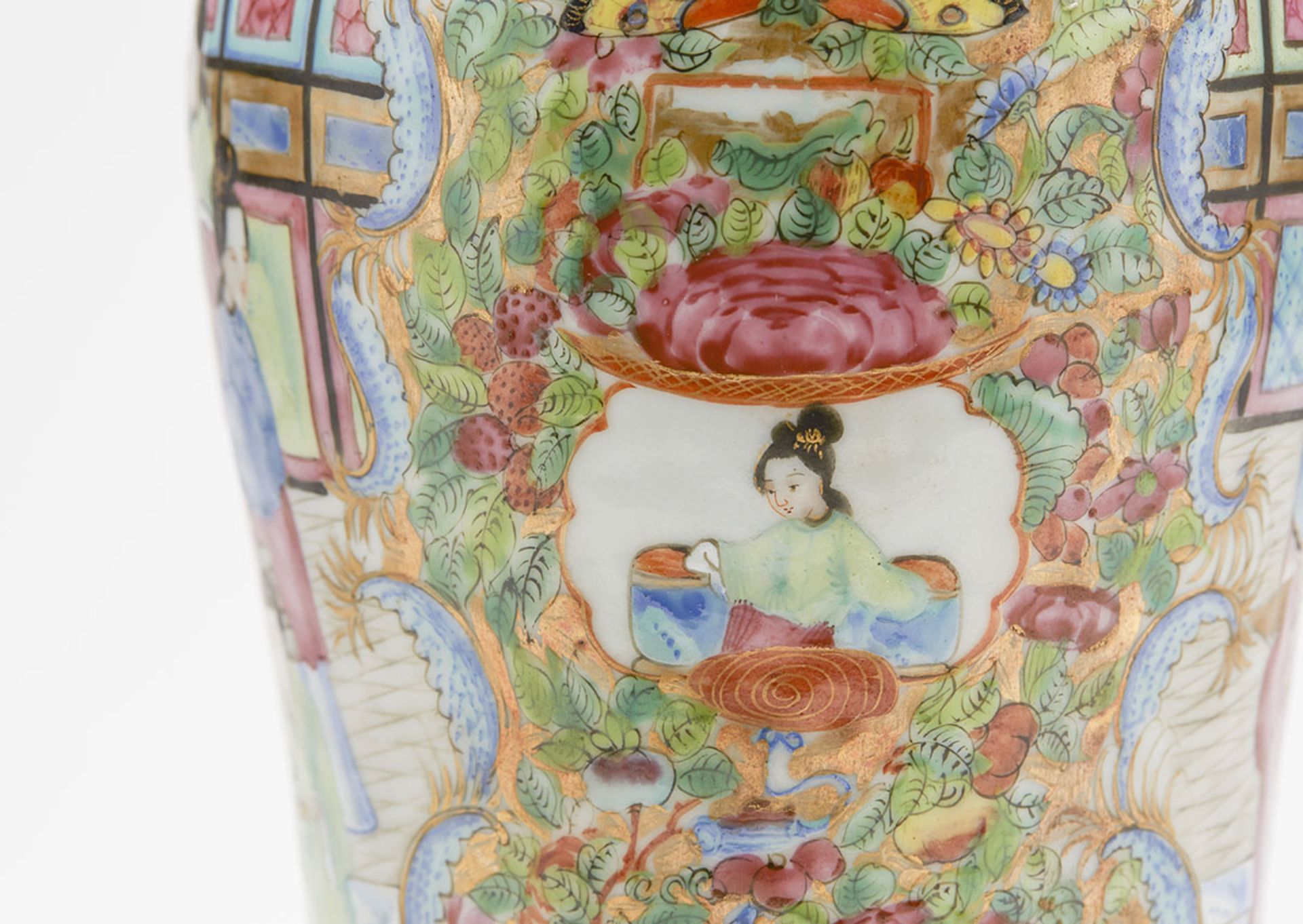 ANTIQUE CHINESE FAMILLE ROSE VASE WITH RING HANDLES 19TH C. - Image 7 of 10