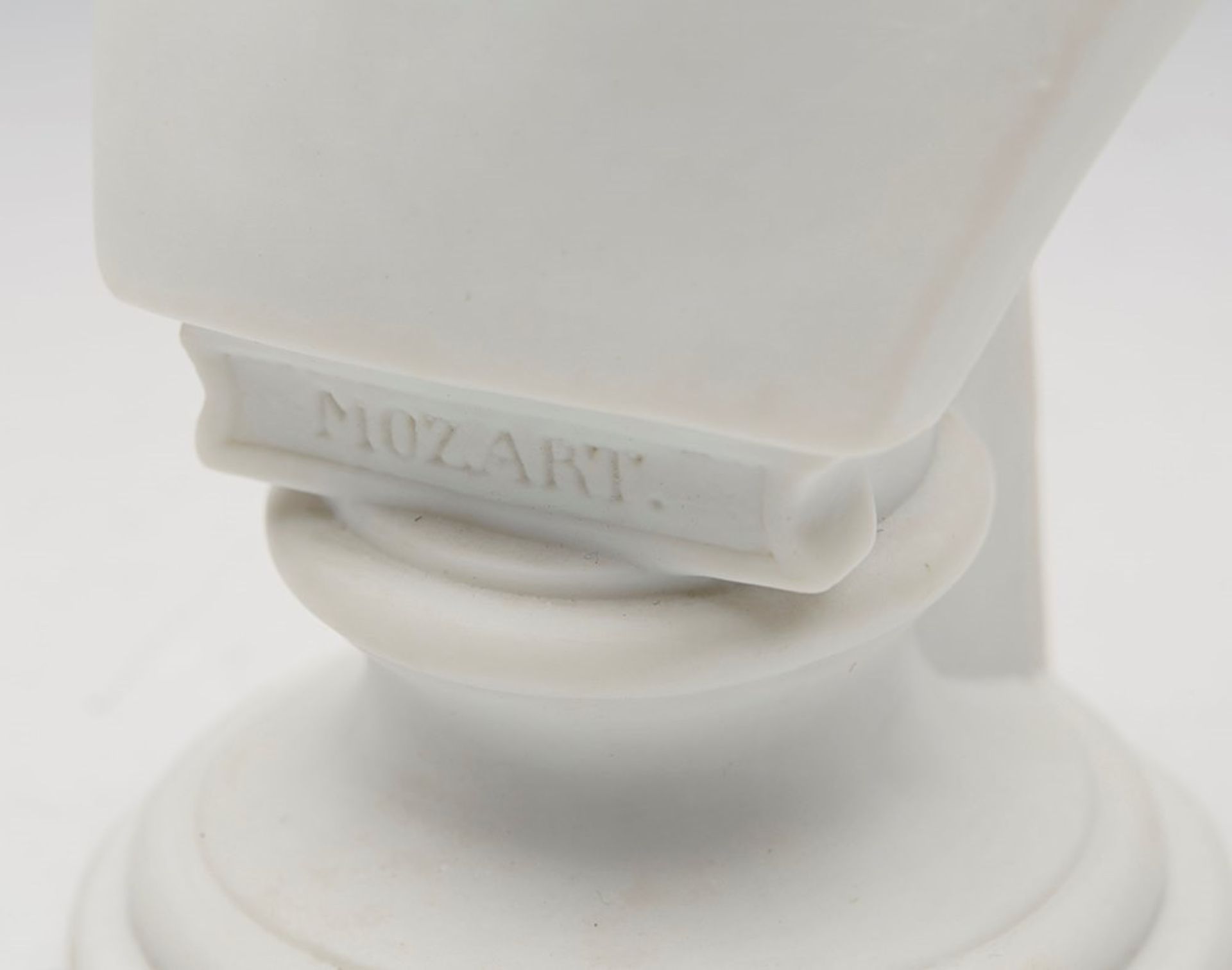 FINE ANTIQUE CONTINENTAL PARIAN BUST OF MOZART 19/20TH C. - Image 4 of 8