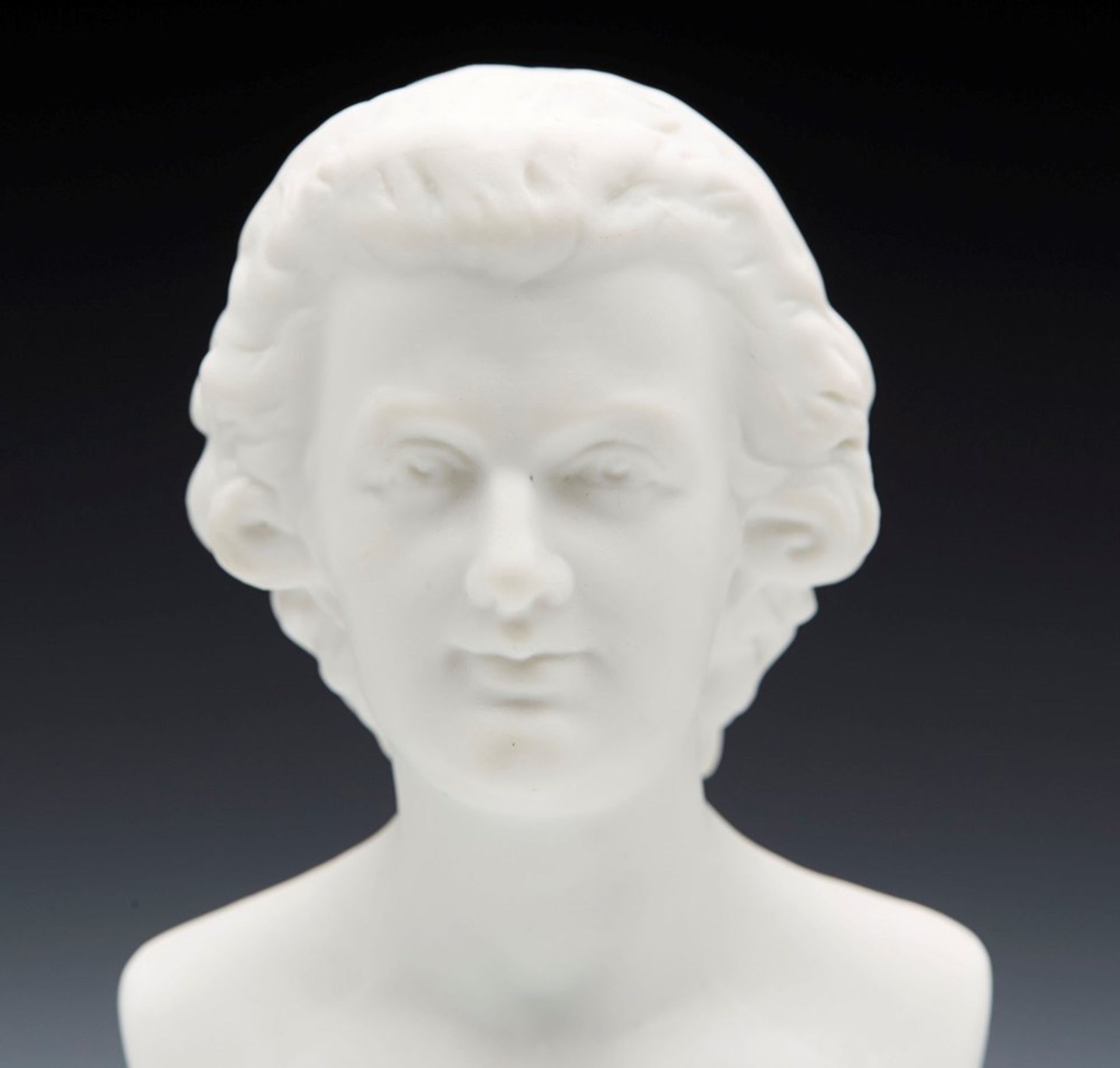 FINE ANTIQUE CONTINENTAL PARIAN BUST OF MOZART 19/20TH C. - Image 2 of 8