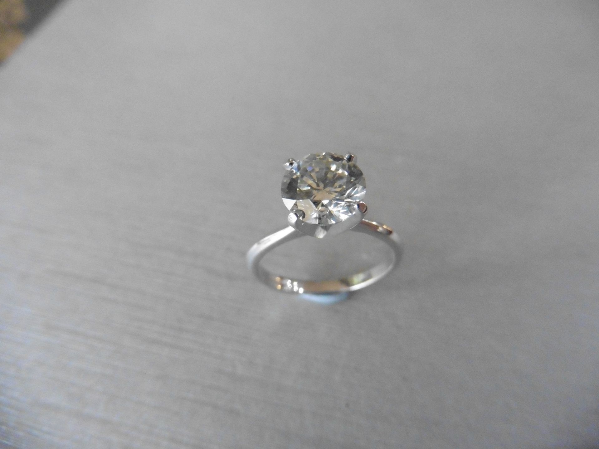 2.05ct diamond solitaire ring. Brilliant cut diamond I colour, I1 clarity - Only 9% BP - Image 4 of 4