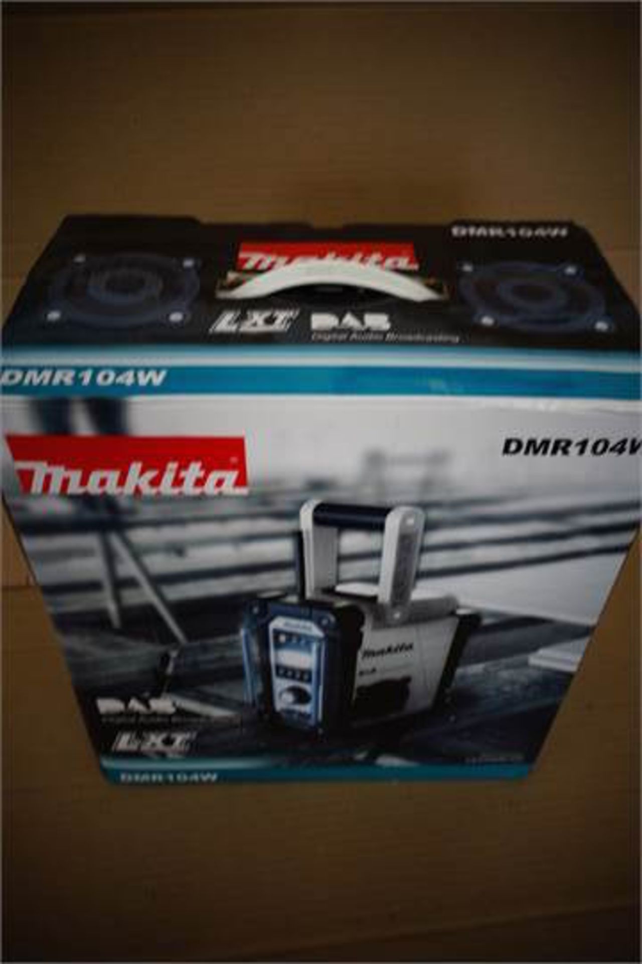 Makita DMR104W DAB/FM Radio White 240v. As new. Note: No adaptor included.