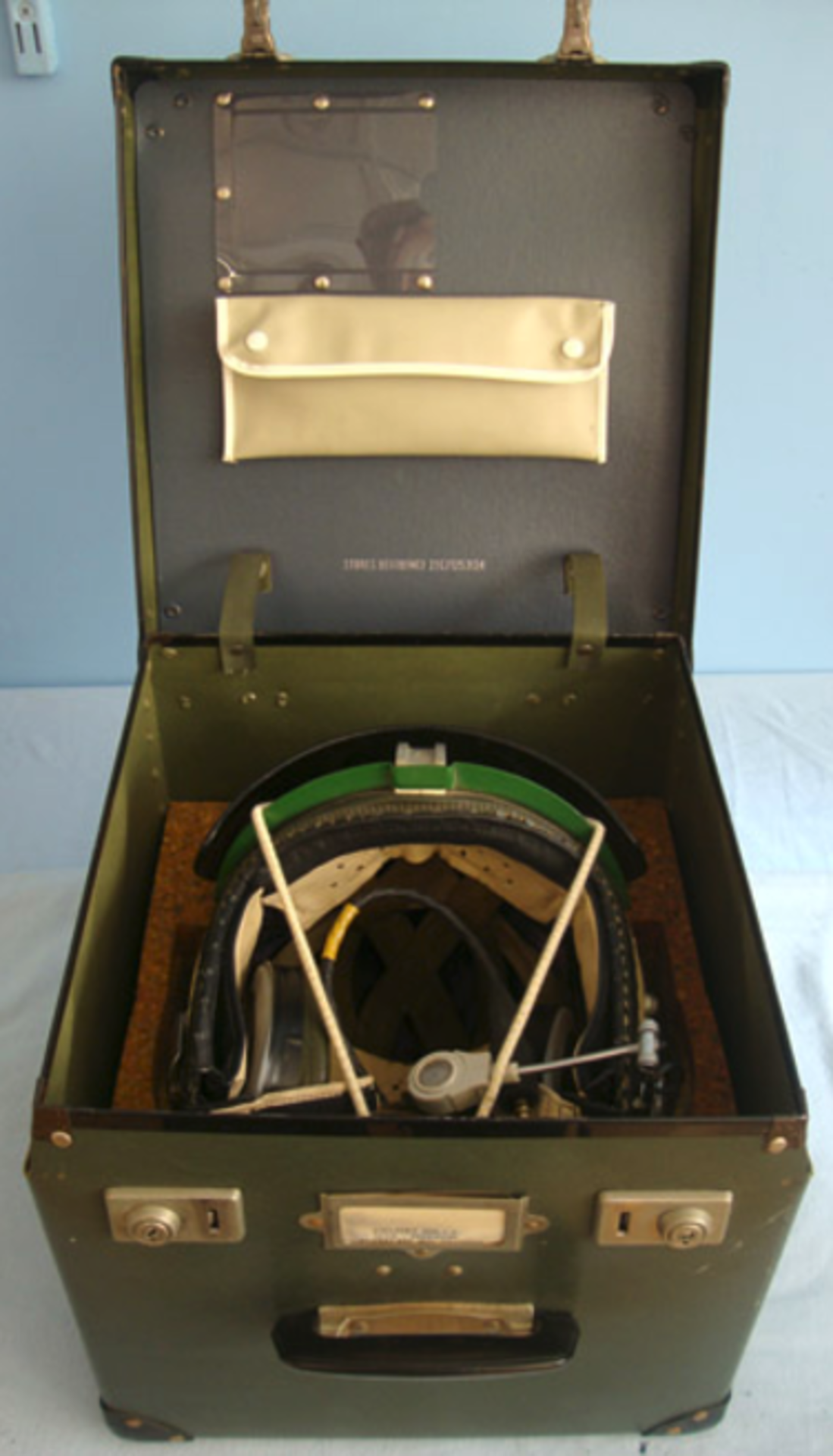 British R.A.F. Flying Helmet 'Bonedome' MK. 3A Complete with Visor, Headset, Mic and Issue Box - Image 2 of 3