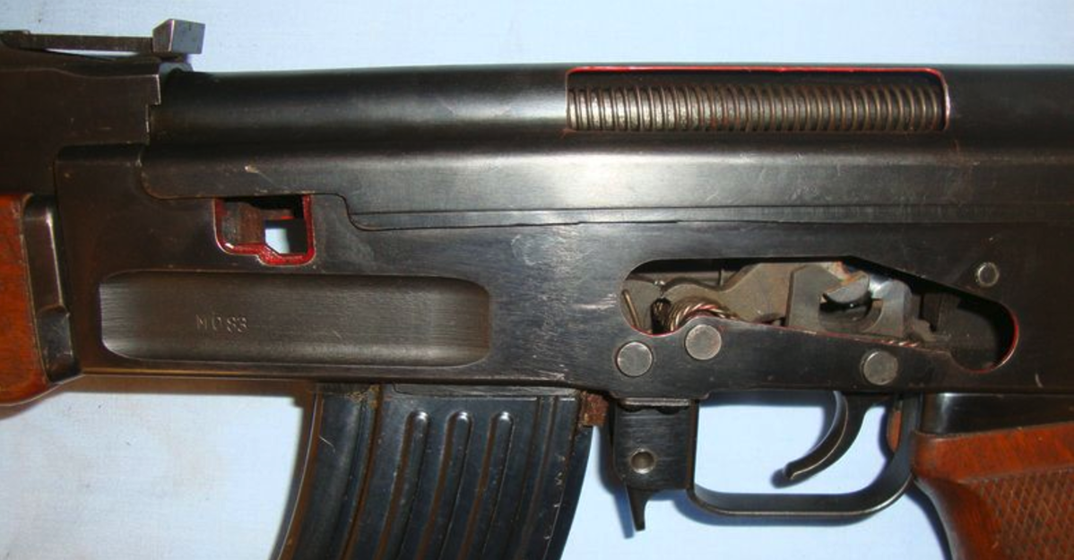 Soviet Kalashnikov AK-47 Assault Rifle Sectioned For Armourer's Instruction Frame Marked 'M083 - Image 3 of 3
