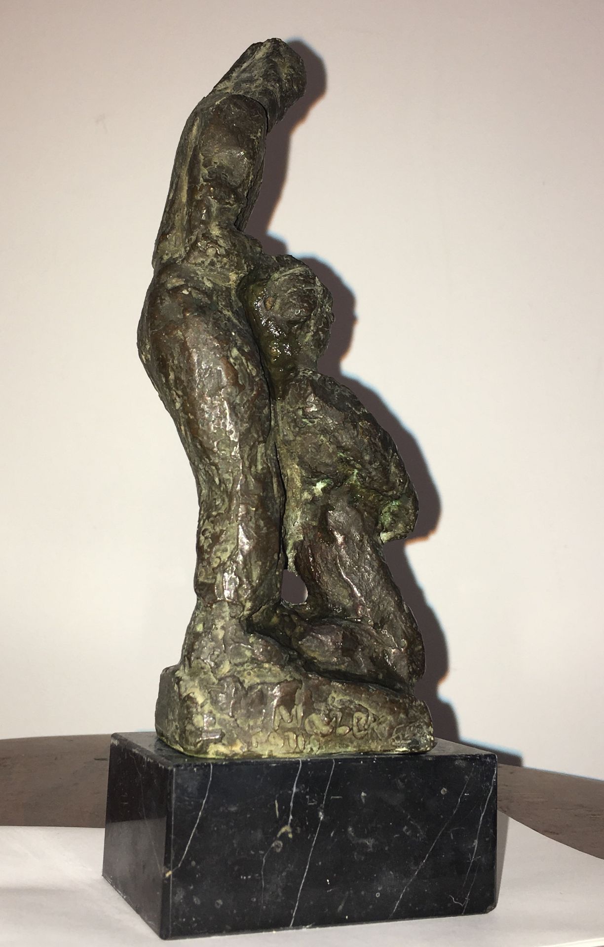 Mother and child bronze by Marek Szwarc