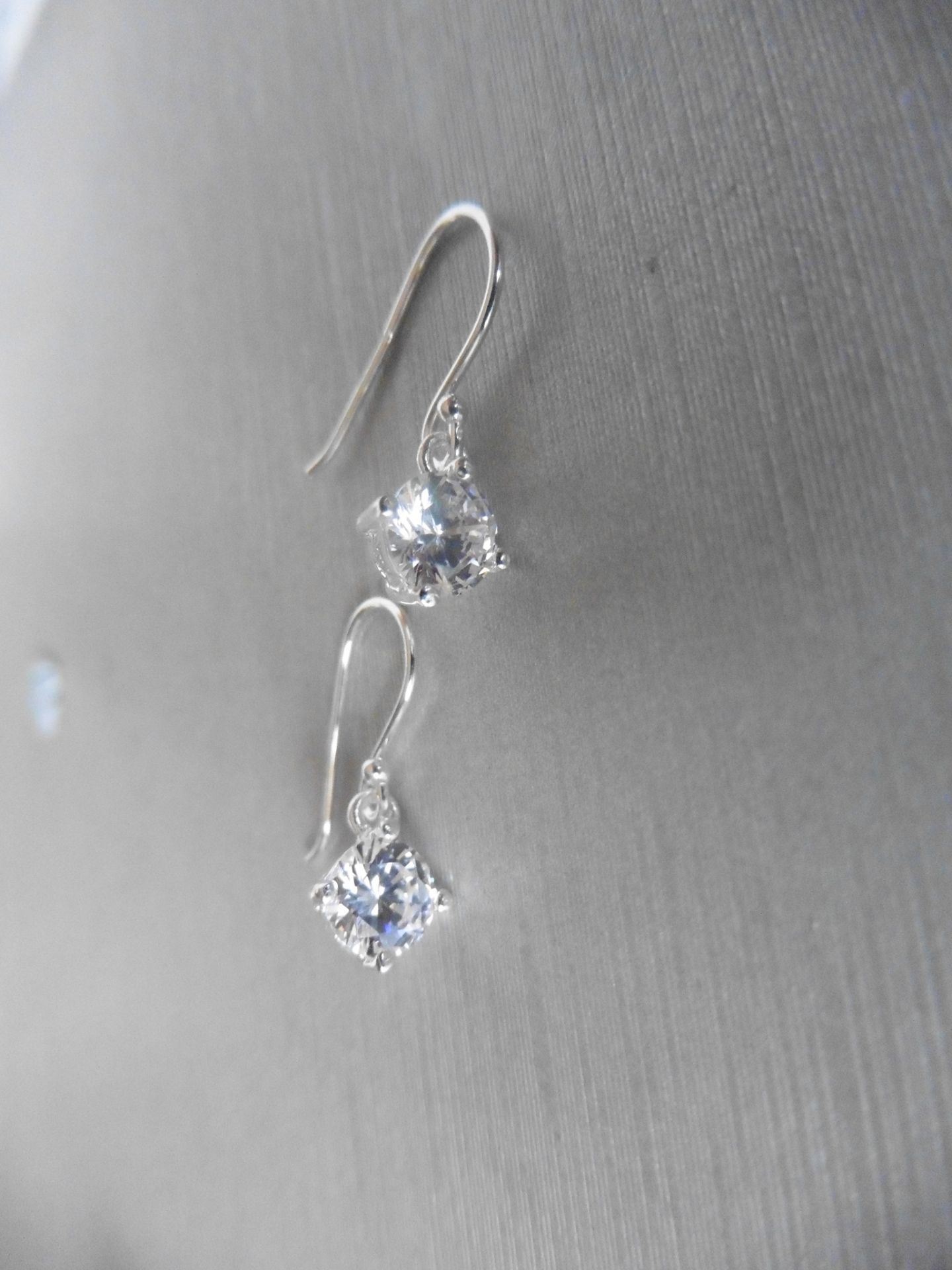 0.80ct diamond drop style solitaire earrings each set with a brilliant cut diamond, I colour, Si2 - Image 3 of 3