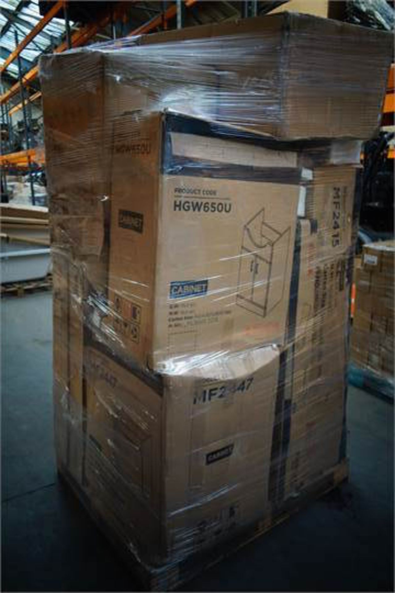 (B2) PALLET TO CONTAIN 18 x ITEMS OF VARIOUS BATHROOM STOCK TO INCLUDE: BASIN CABINET, TWIN VALVE, - Image 3 of 3