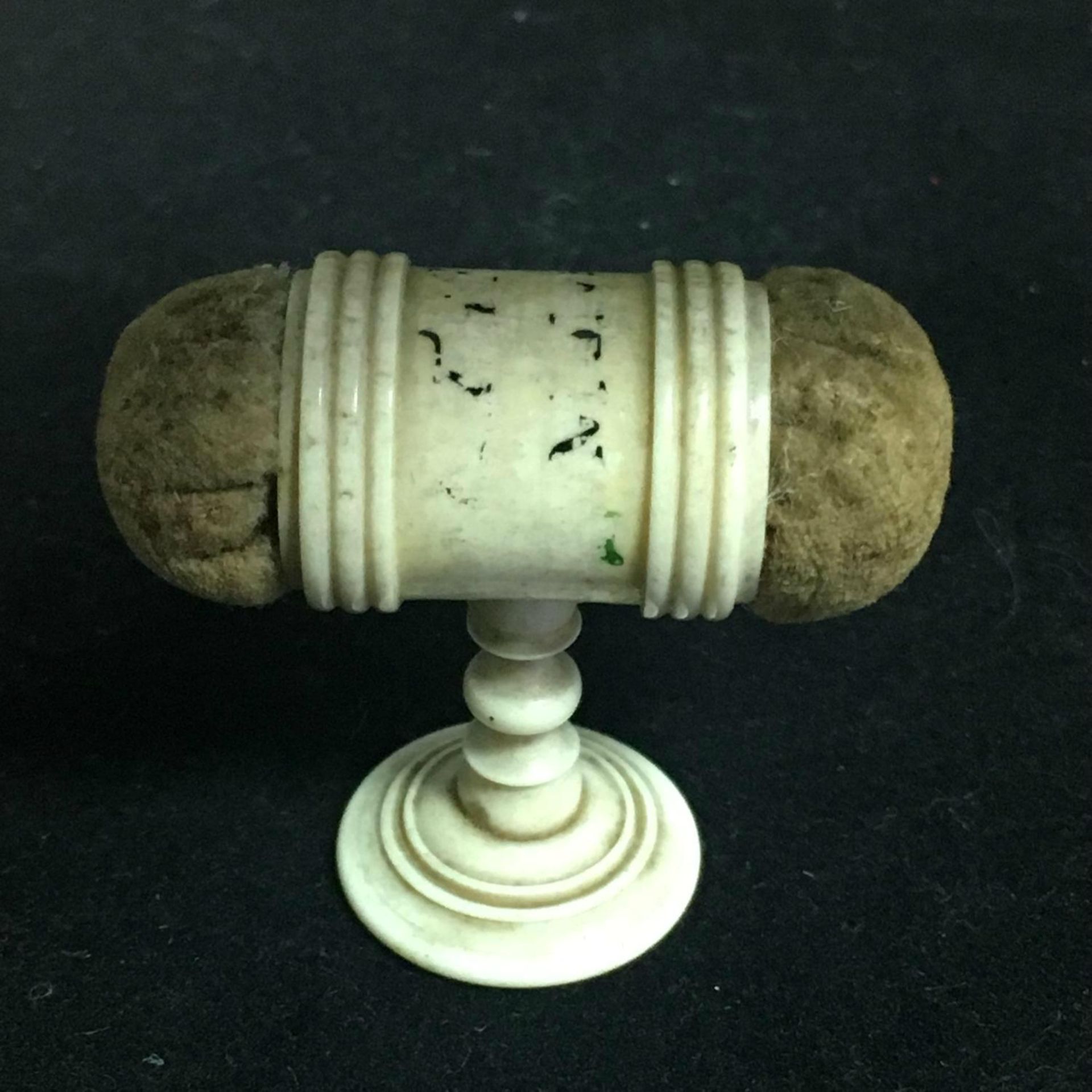 EARLY 19thC ANTIQUE GEORGIAN PERIOD CARVED DOUBLE ENDED SEWING PIN CUSHION. Circular pedestal