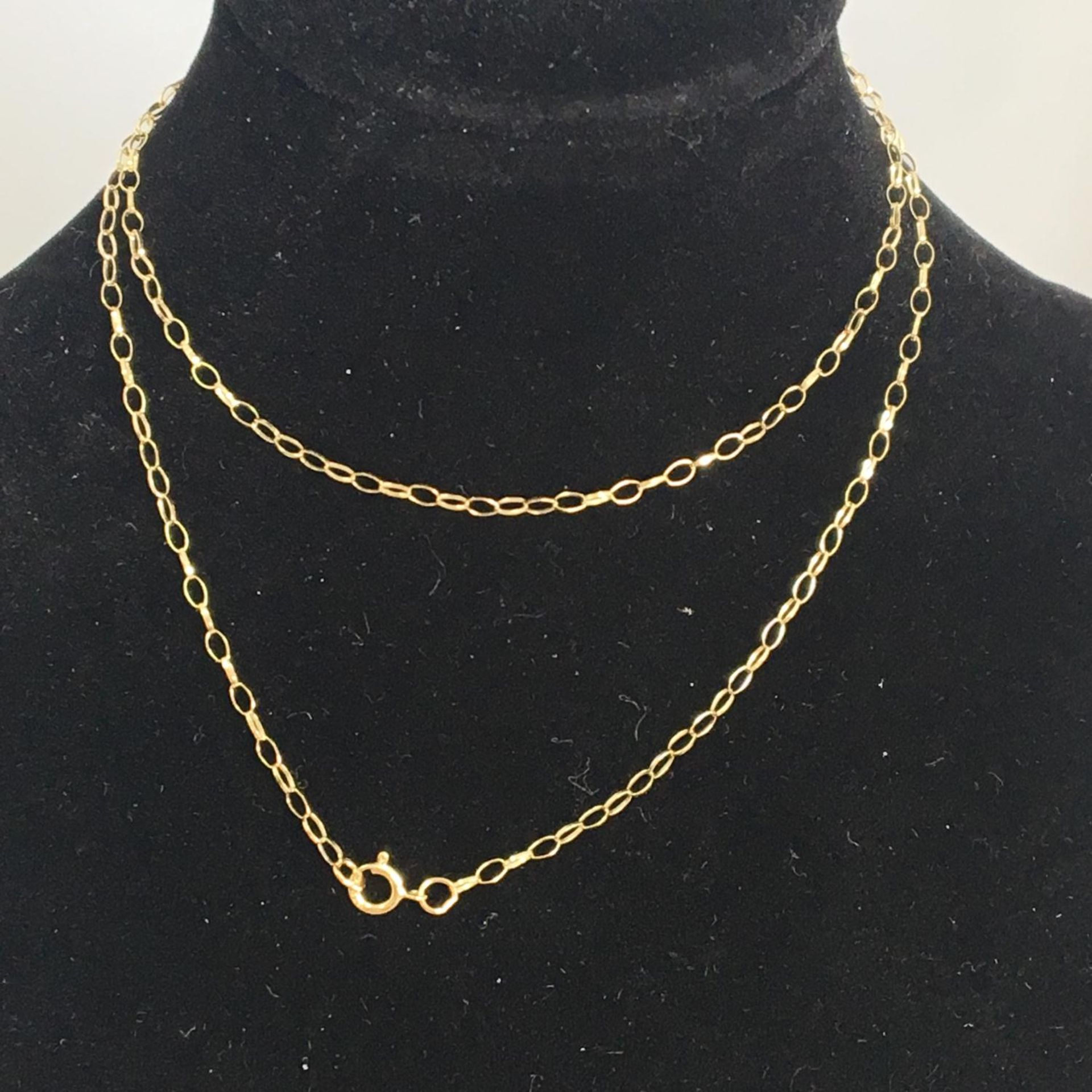 9ct gold dainty 16 inch belcher chain. The hammer price includes free packing and shipping to UK