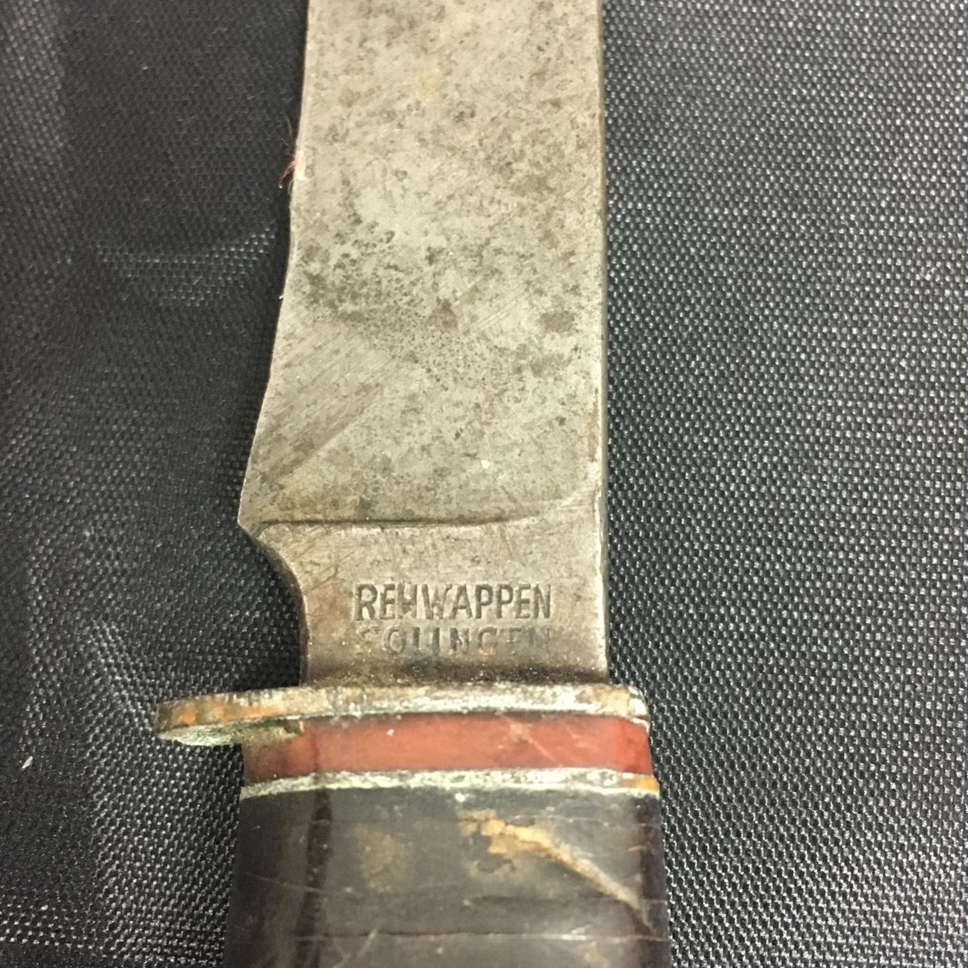 VINTAGE GERMAN HUNTING KNIFE. Made by Rehwappen - Solingen. Scarce and highly collectable item. - Image 3 of 3