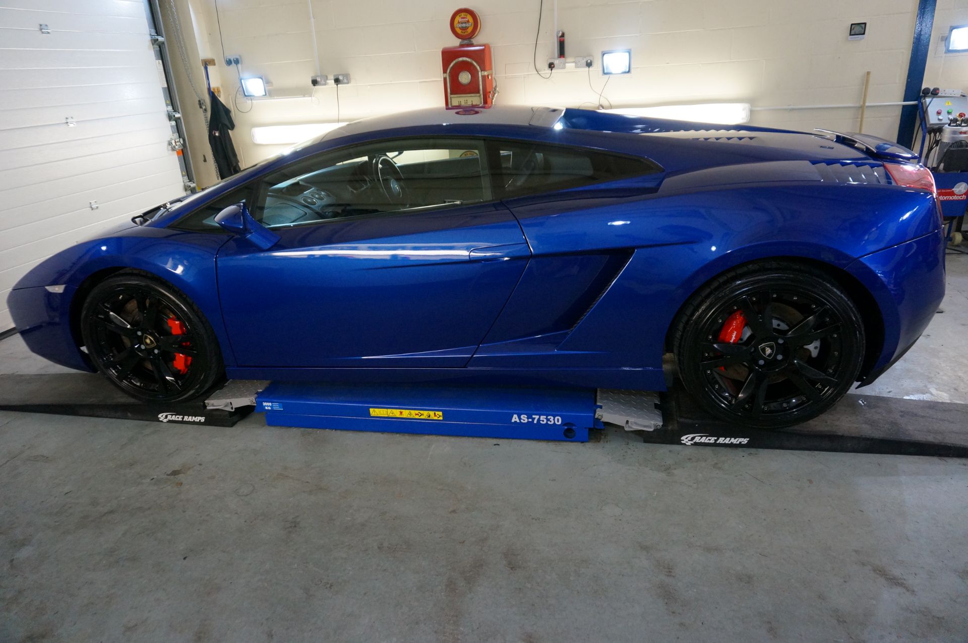 2004 Lamborghini Gallardo 5.0 V10 4WD With Manual Gearbox In Caelum Blue - Image 28 of 29