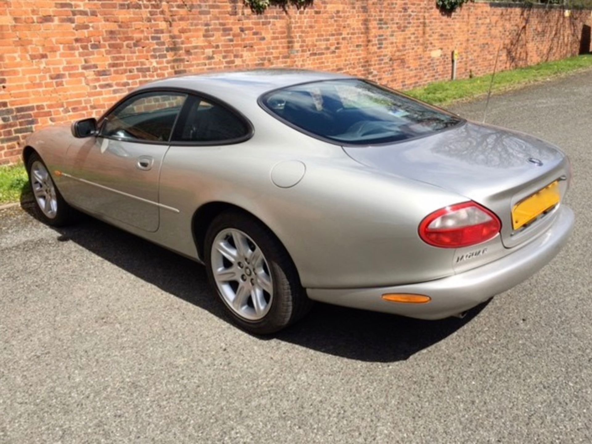 1998 Jaguar XK8 4.0 Coupe, Automatic, ***Reserve reduced, 13:40 on 11/4/17*** - Image 3 of 15