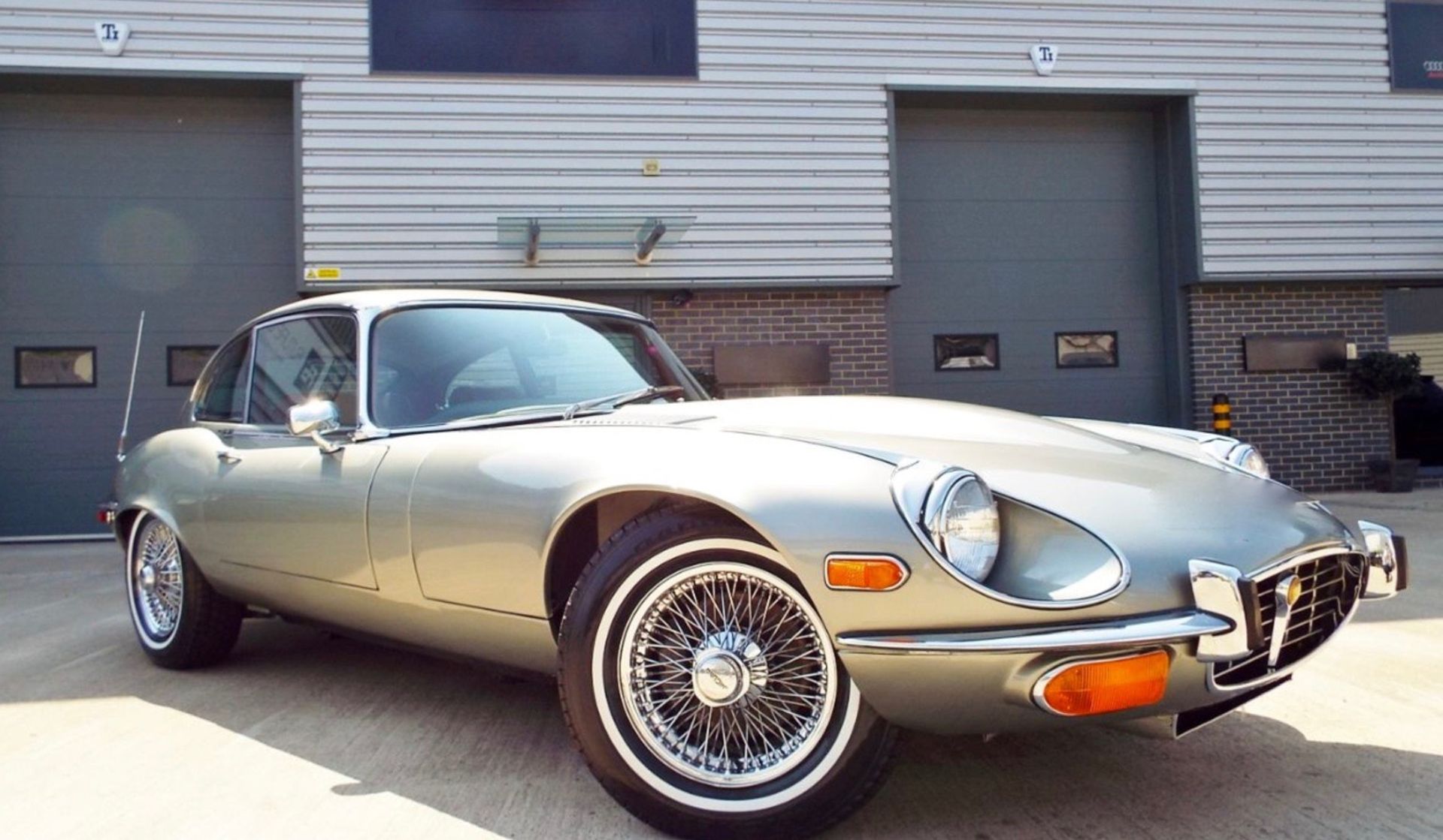 1972 Jaguar E-Type 5.3 V12 Series Ill 2 + 2 - Image 12 of 17