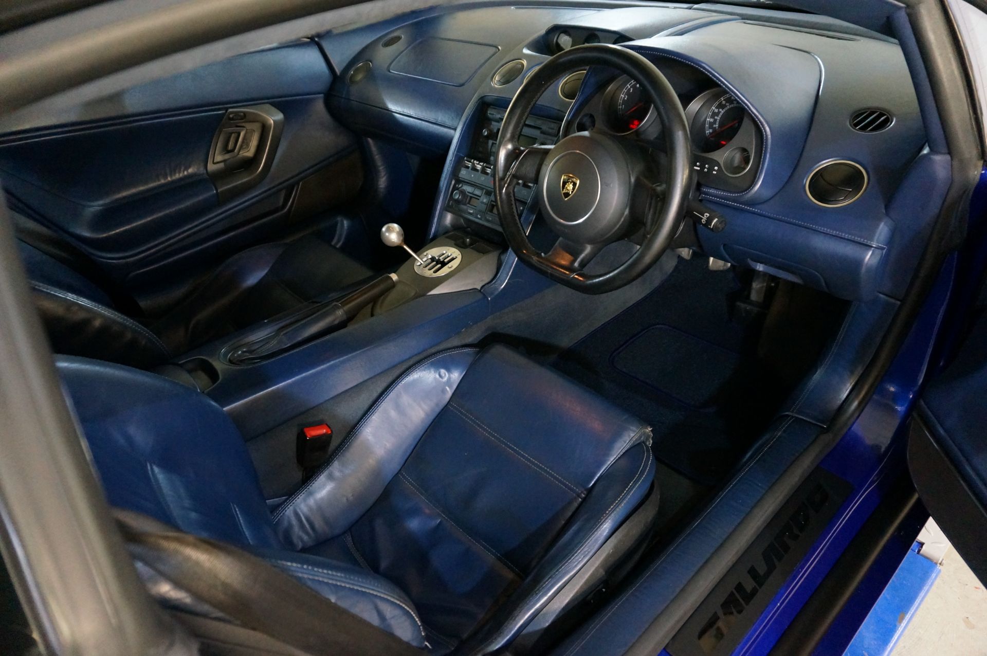 2004 Lamborghini Gallardo 5.0 V10 4WD With Manual Gearbox In Caelum Blue - Image 9 of 29