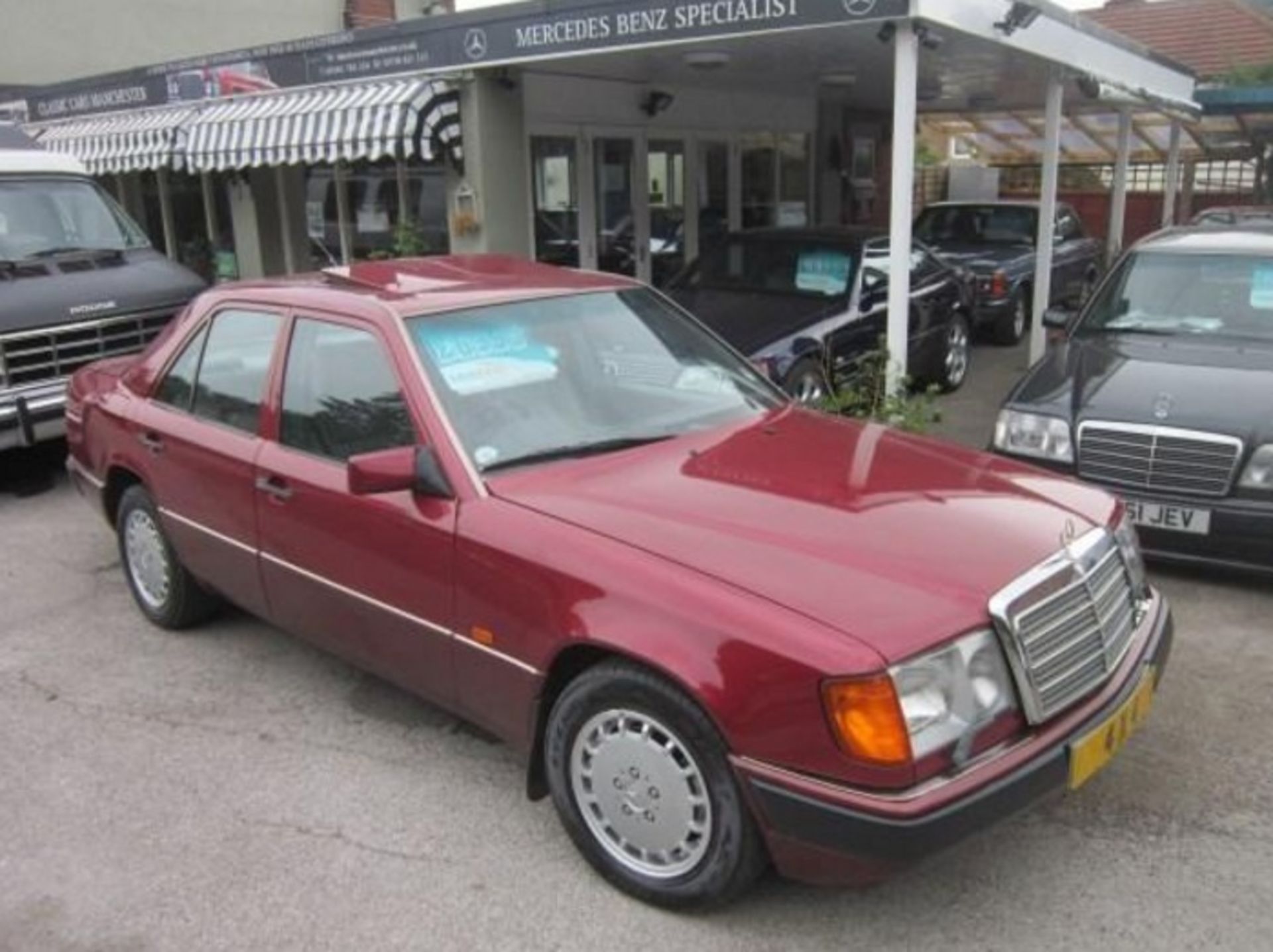 1980 Mercedes-Benz 300 E – 4 Matic (4WD) (Metallic Ruby Red) - Image 4 of 14