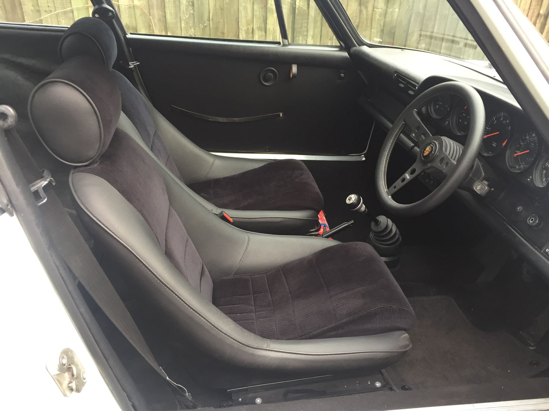Porsche 911 Carrera 2.7 Rs Recreation - Pro 9 Build Based On A 1986 Porsche 911 **Reserve reduced** - Image 14 of 21