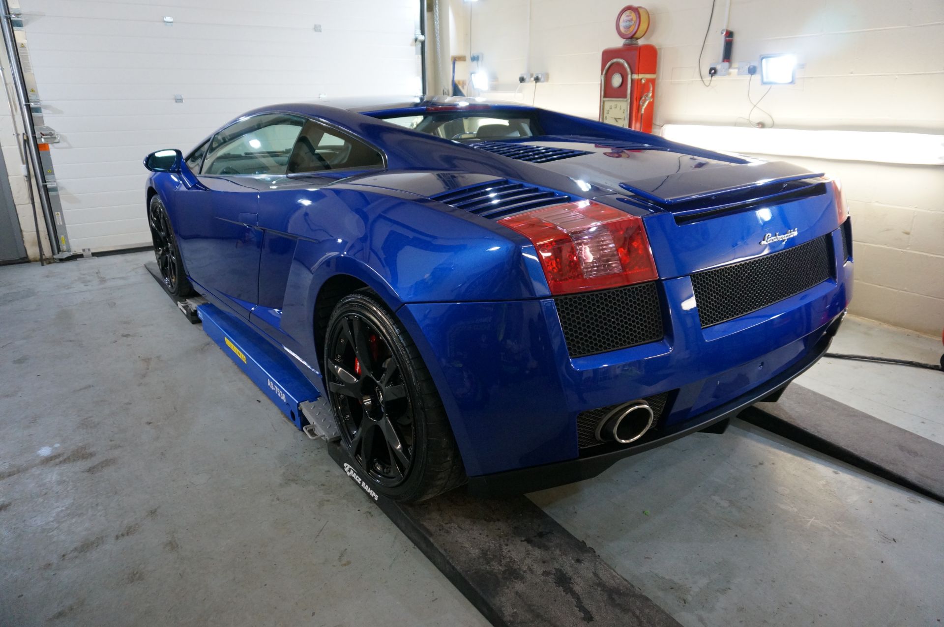 2004 Lamborghini Gallardo 5.0 V10 4WD With Manual Gearbox In Caelum Blue - Image 21 of 29