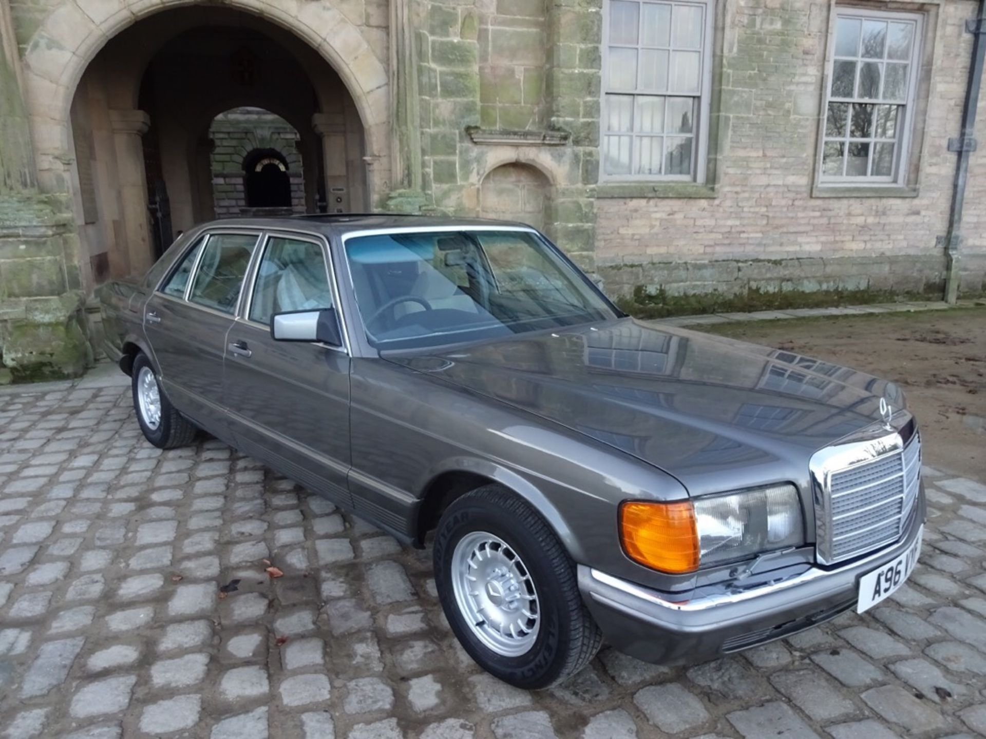 1983 Mercedes-Benz 500 SEL Auto