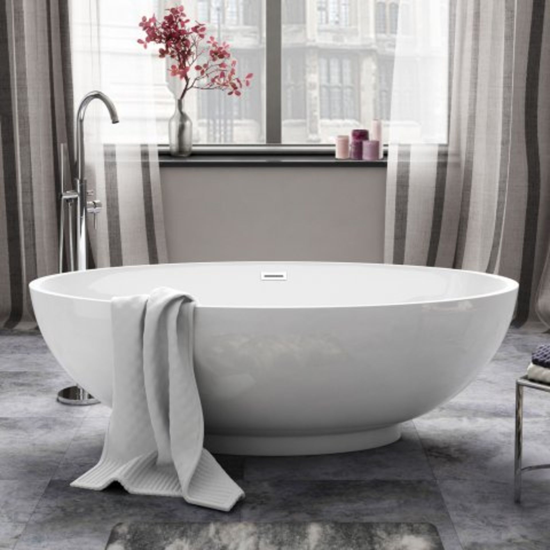 (H3) 1685x800mm Alexandra Freestanding Bath. RRP £1,499. Room To Share If you are looking for a bath